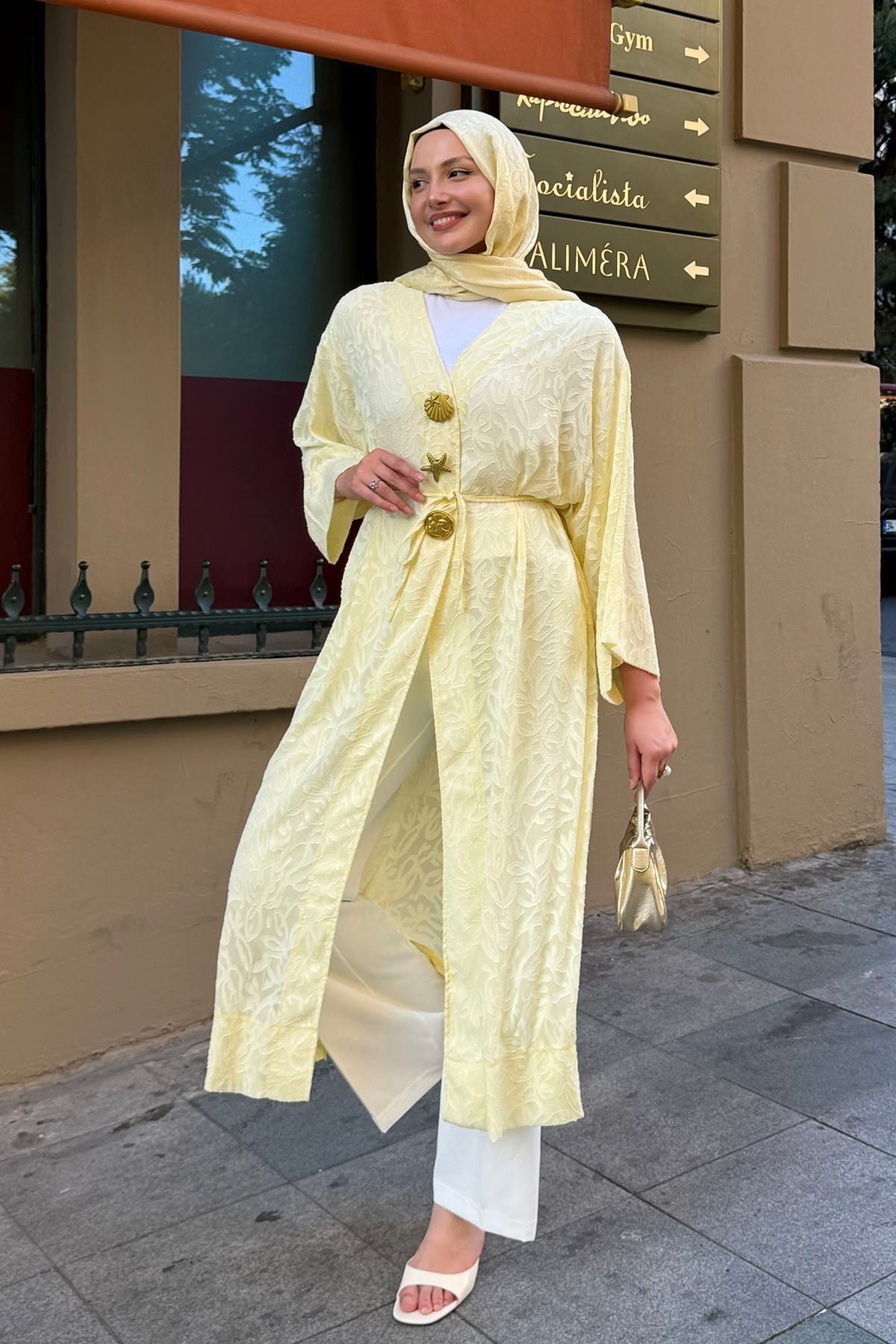 Gold Düğmeli Kumaş Kendinden Desenli Kimono-SARI