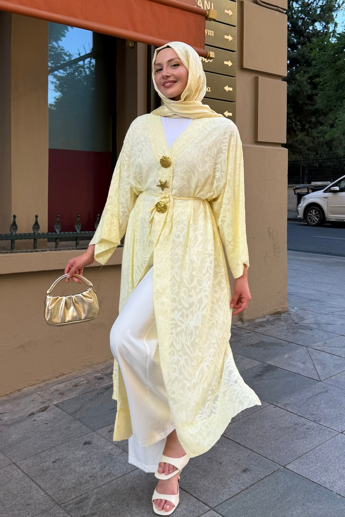 Gold Düğmeli Kumaş Kendinden Desenli Kimono-SARI