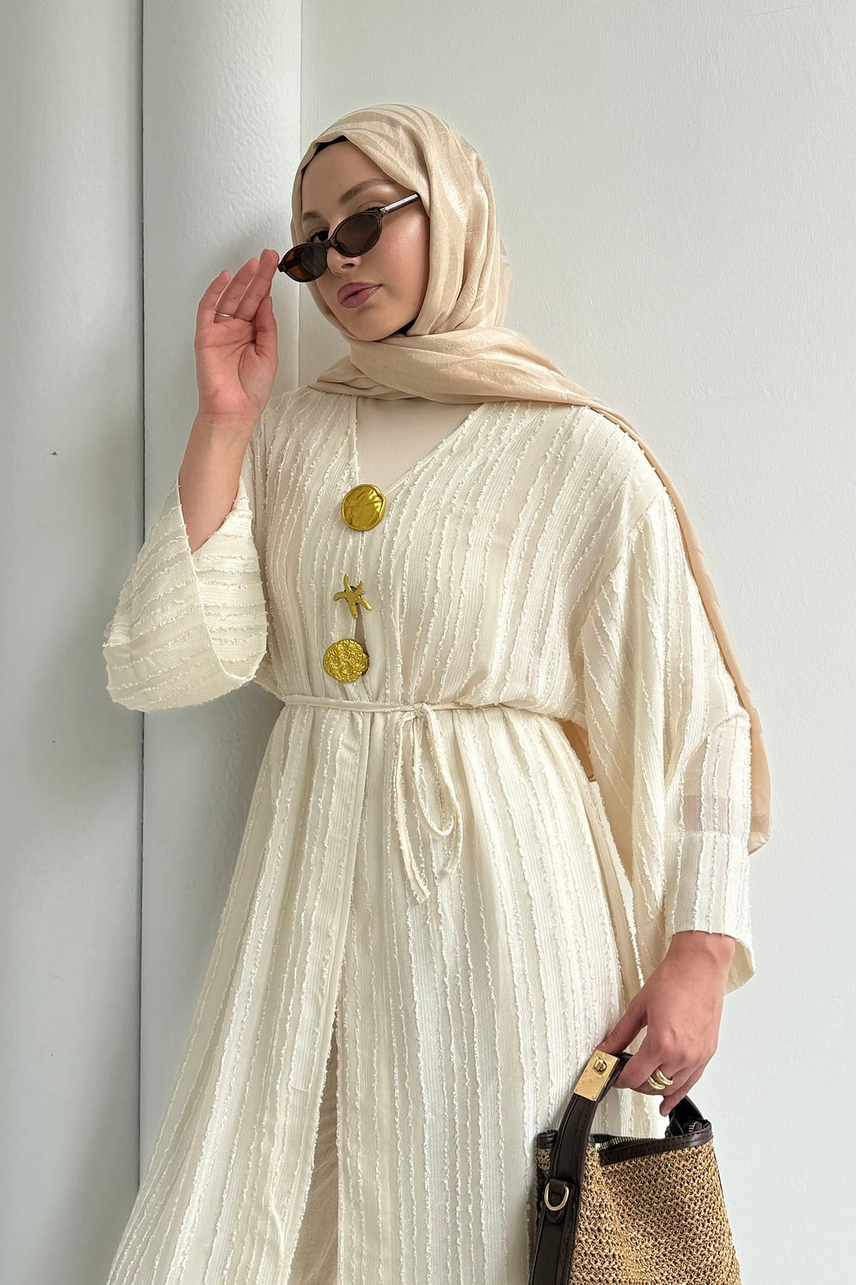 Gold Düğmeli Kumaş Kendinden Desenli Kimono-TAŞ