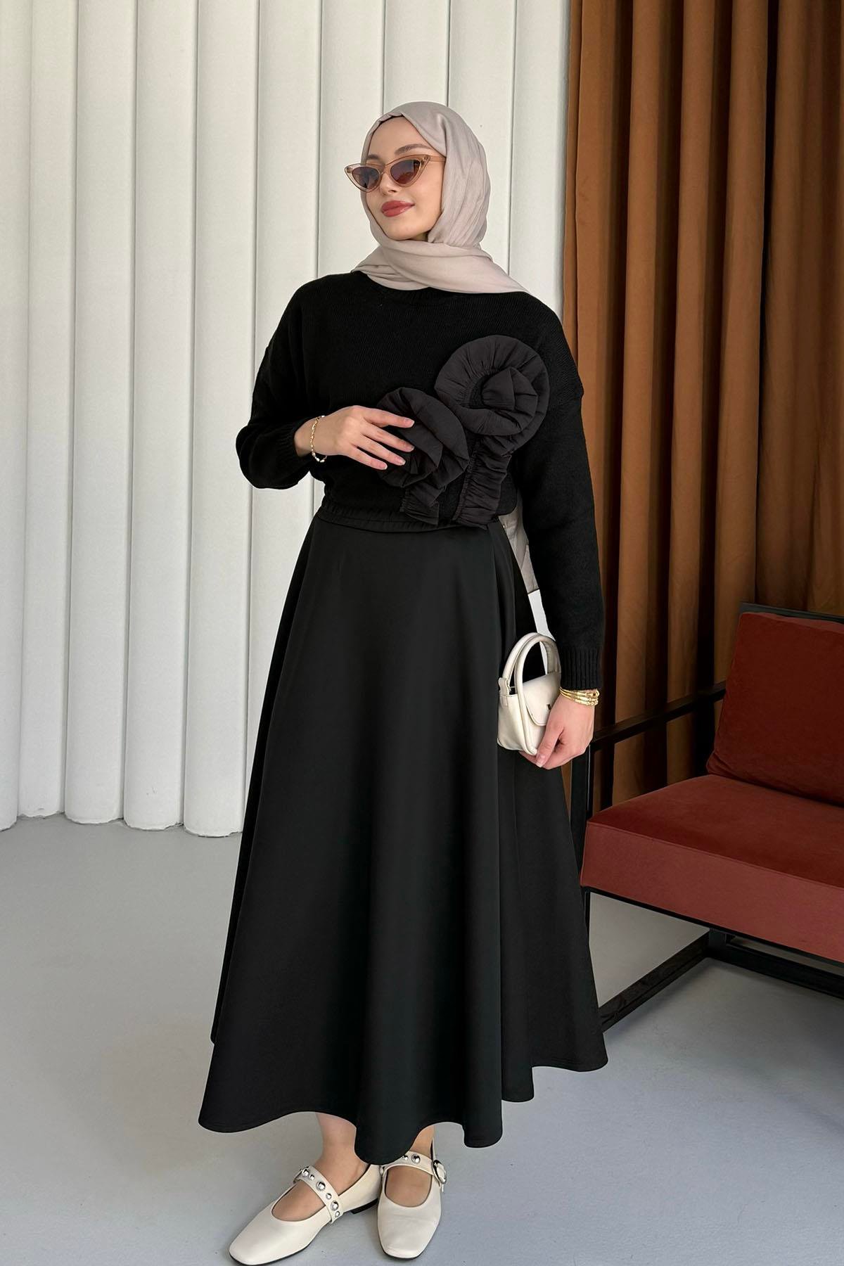 Gül Detaylı Triko Kazak-SİYAH
