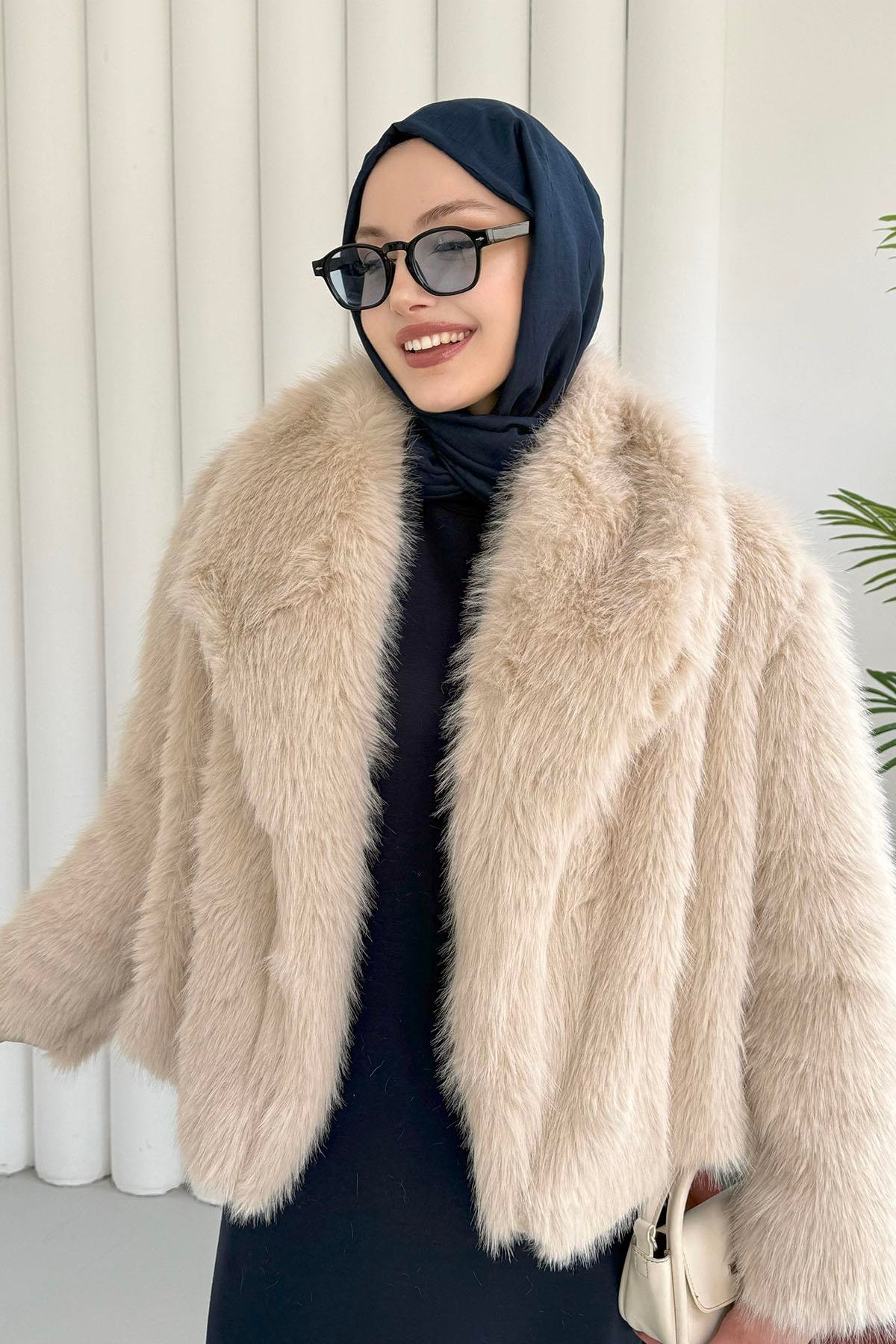 İçi Astarlı Premium Kısa Kürk Ceket-BEJ