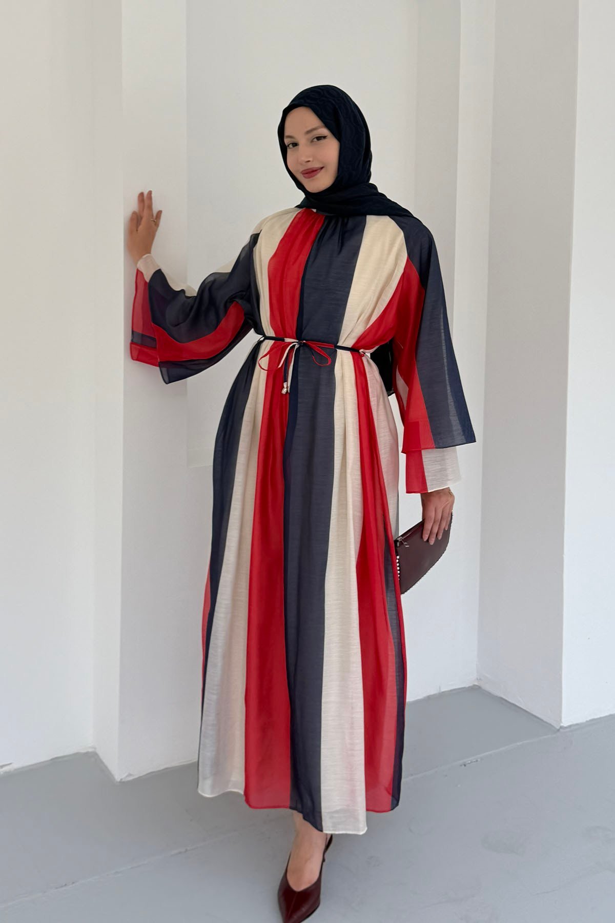 Karışık Desenli  Biye Kuşaklı Tesettür Elbise-LACİVERT
