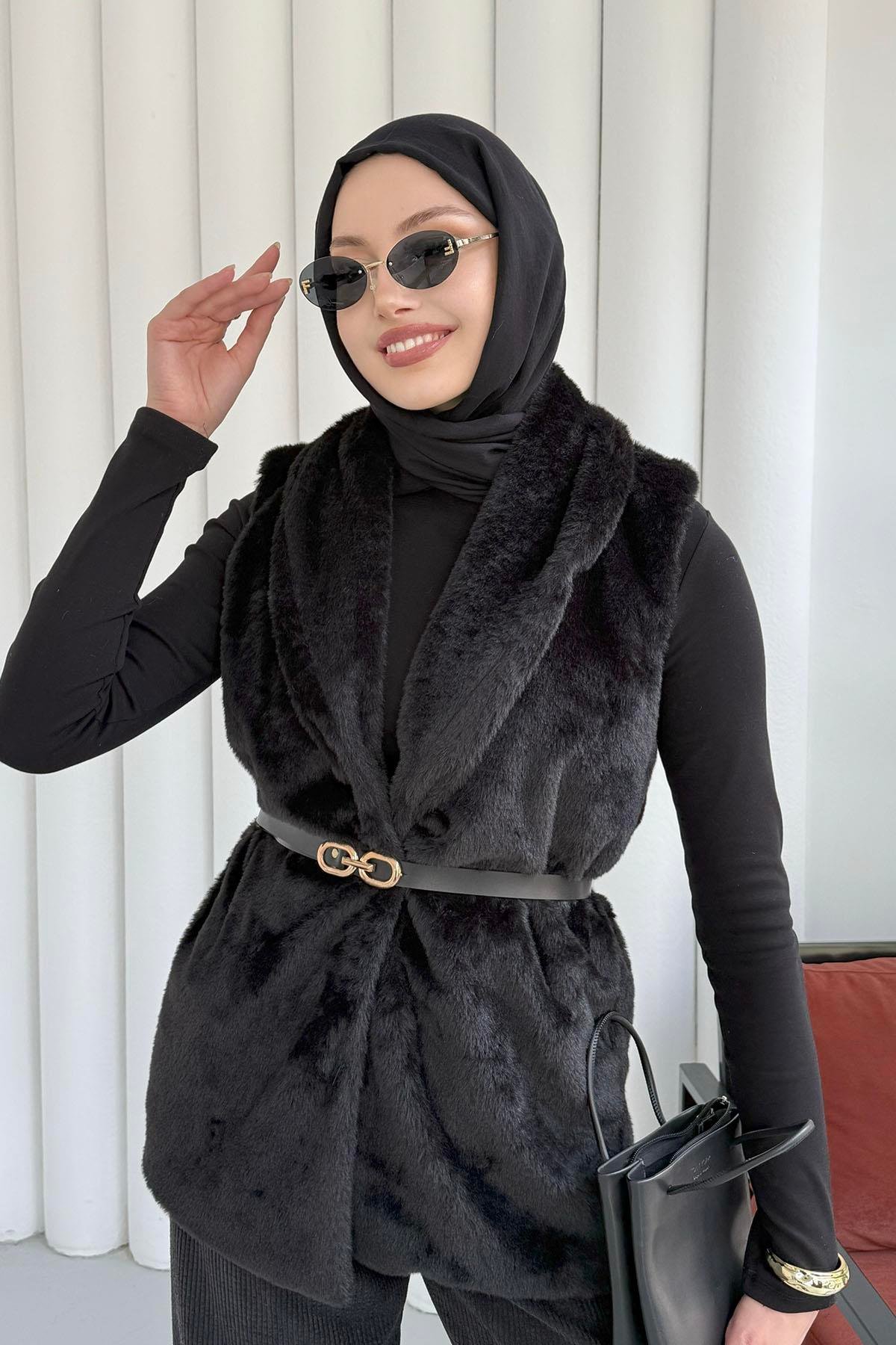 Kemer Detaylı Kürk Yelek-SİYAH