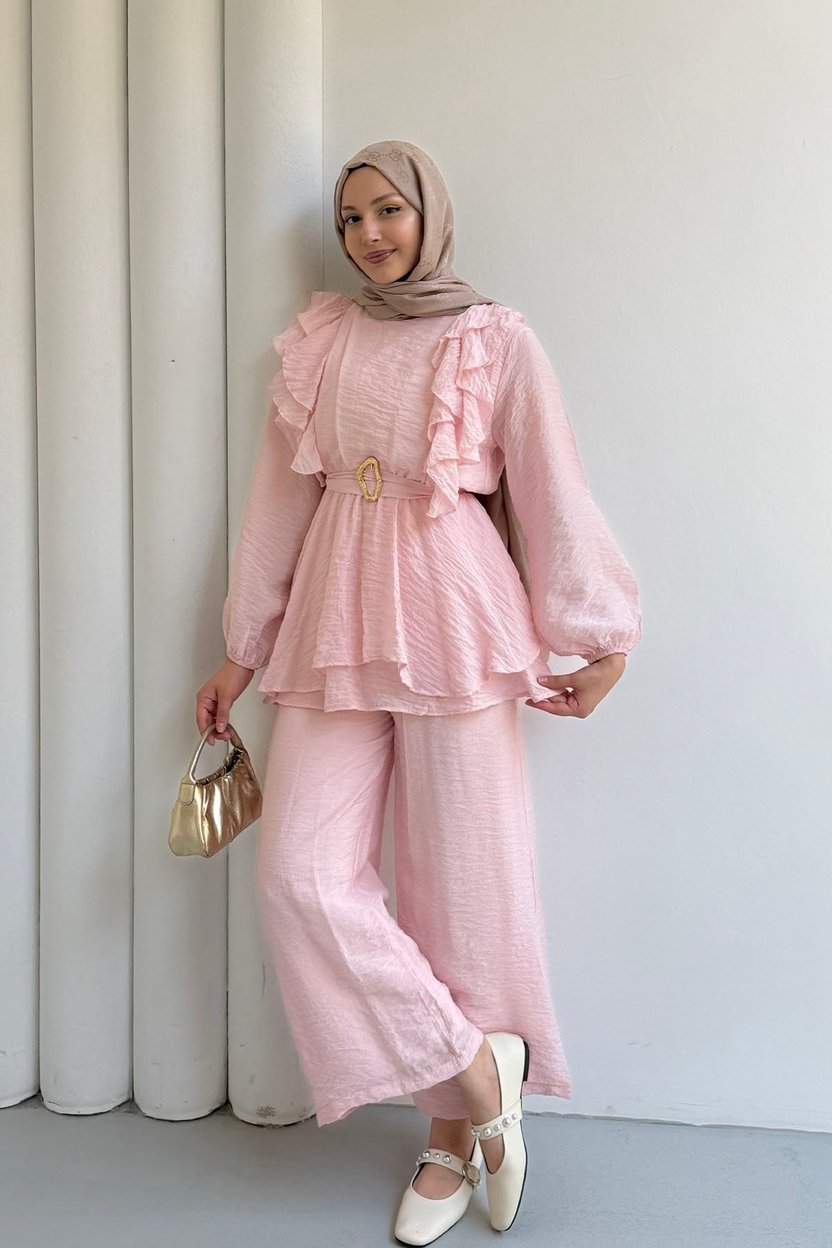Kemer Tokalı Ön Fırfır Detaylı Tesettür Pantolon Takım-PEMBE