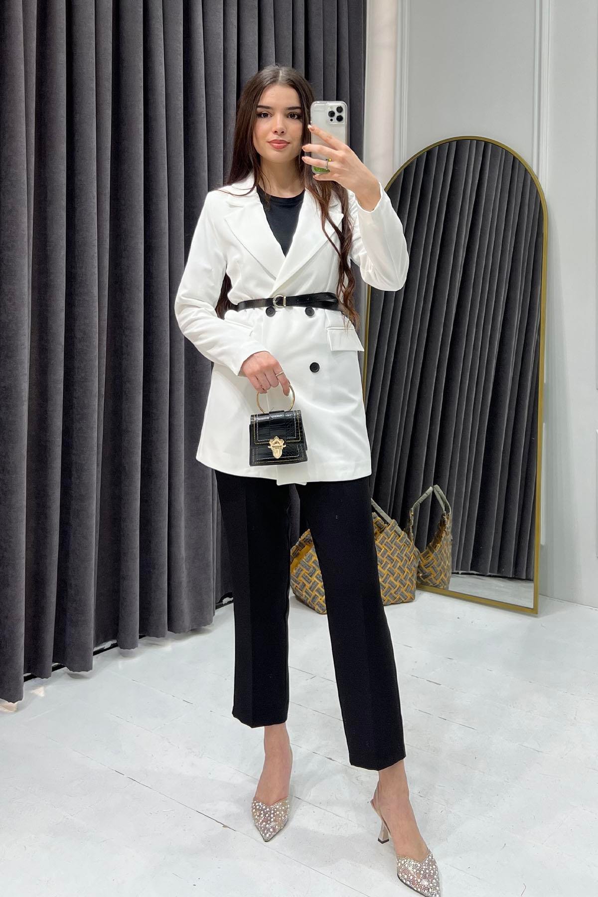 Kemerli Kruvaze Yaka Blazer Ceket-EKRU