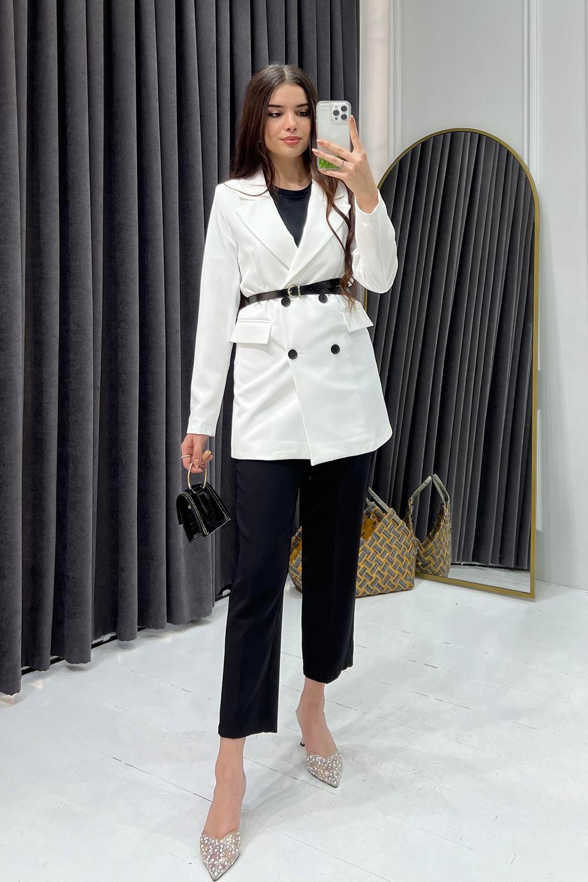 Kemerli Kruvaze Yaka Blazer Ceket-EKRU