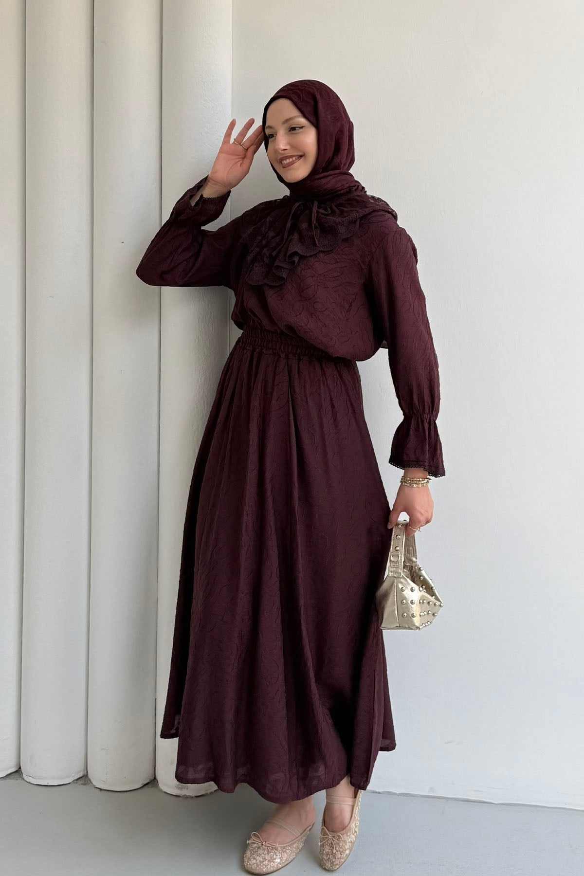 Kolları Lastik Detaylı Dantel Yaka Etekli Tesettür Takım-BORDO