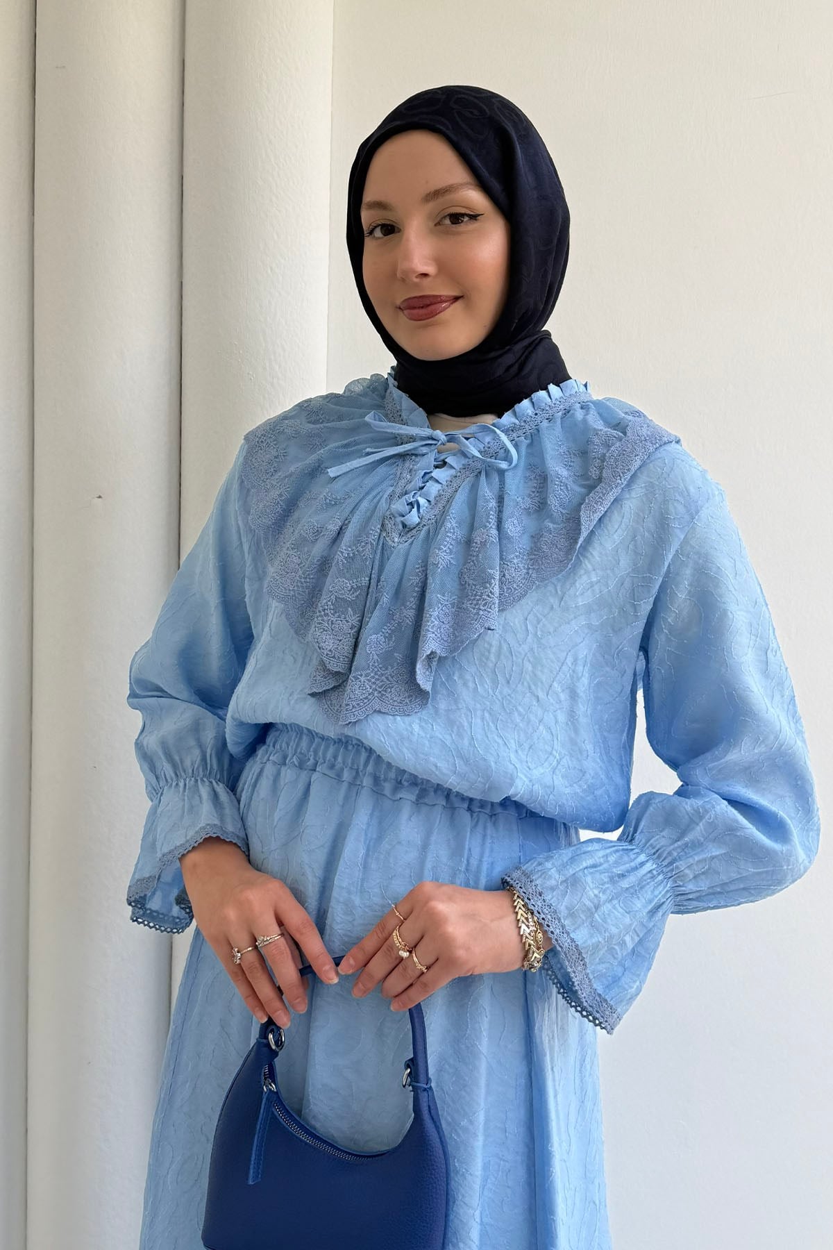 Kolları Lastik Detaylı Dantel Yaka Etekli Tesettür Takım-BEBE MAVİ
