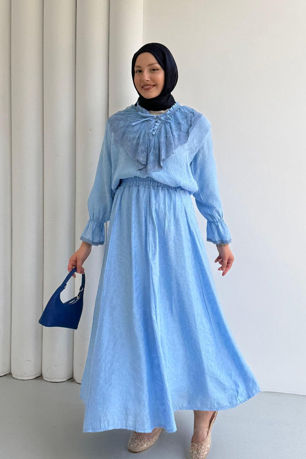 Kolları Lastik Detaylı Dantel Yaka Etekli Tesettür Takım-BEBE MAVİ