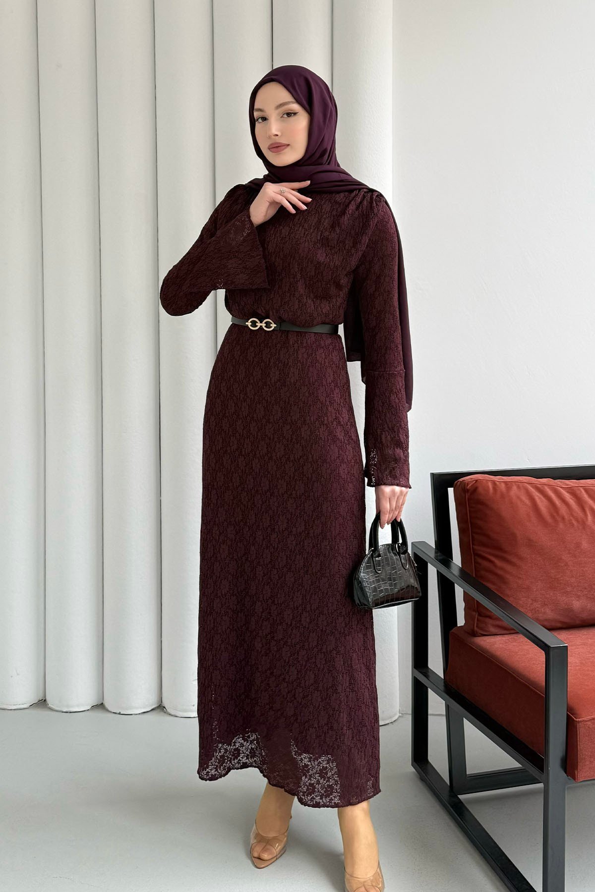 Luna Dantel Detaylı Kemerli Tesettür Elbise-BORDO