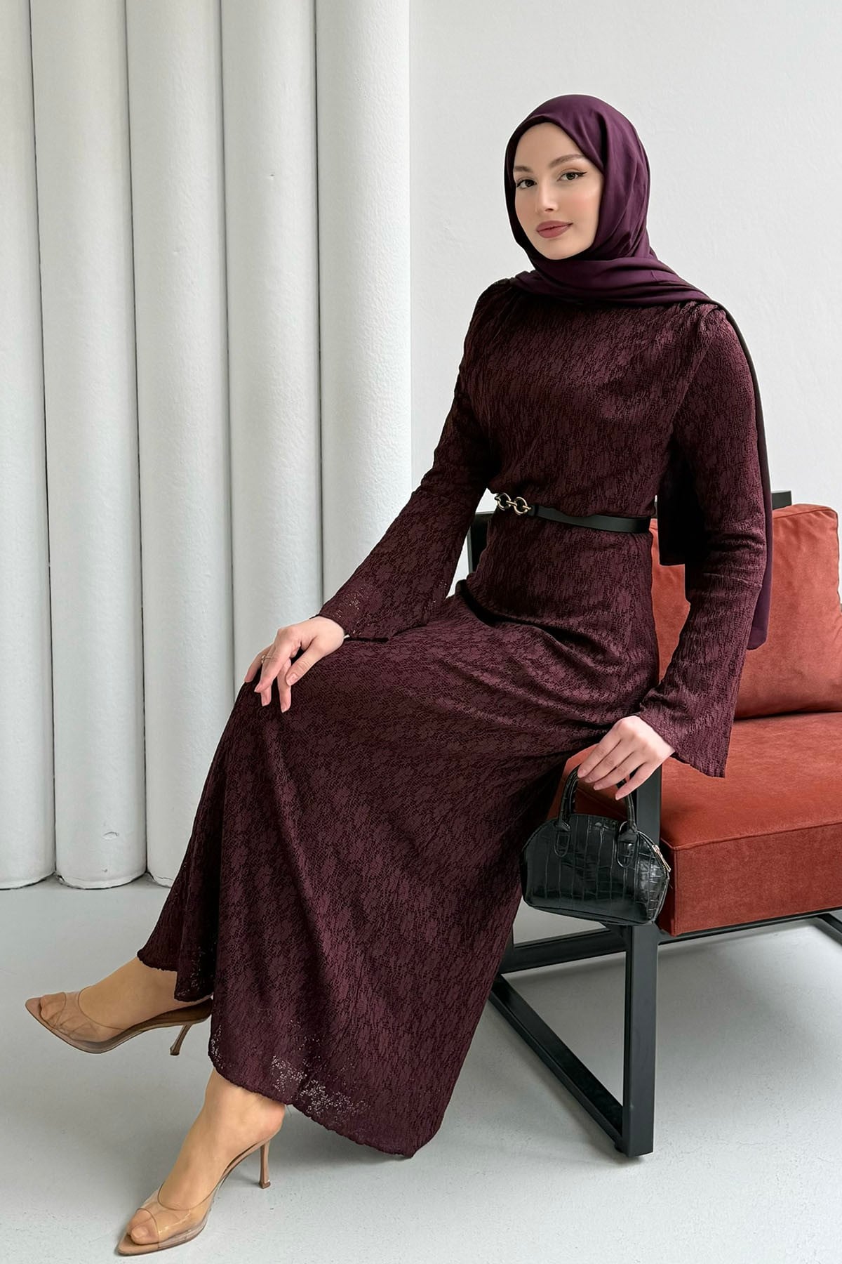 Luna Dantel Detaylı Kemerli Tesettür Elbise-BORDO