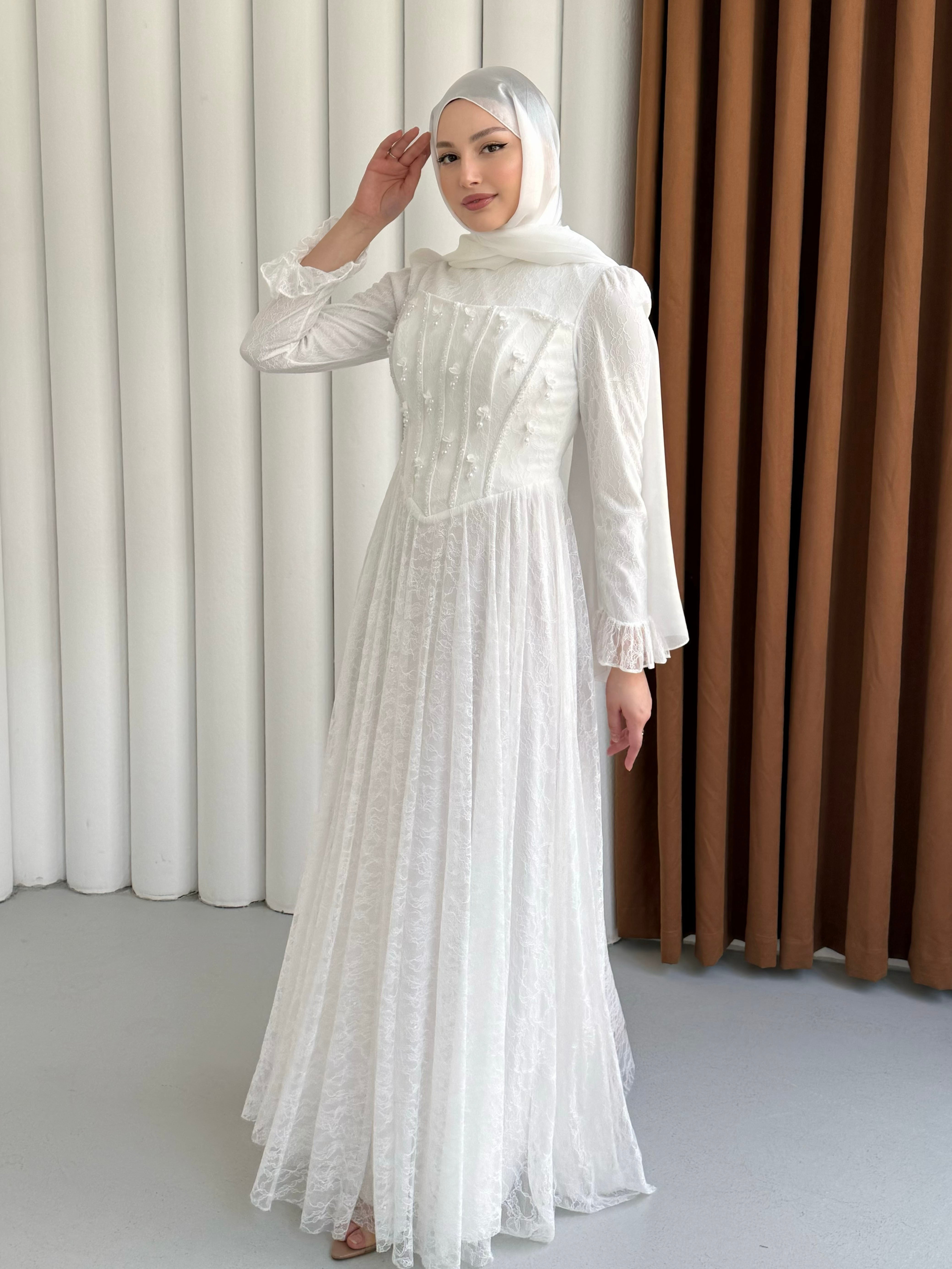 Mirella Dantel & Boncuk İşlemeli Korse Detaylı Tesettür Abiye-BEYAZ
