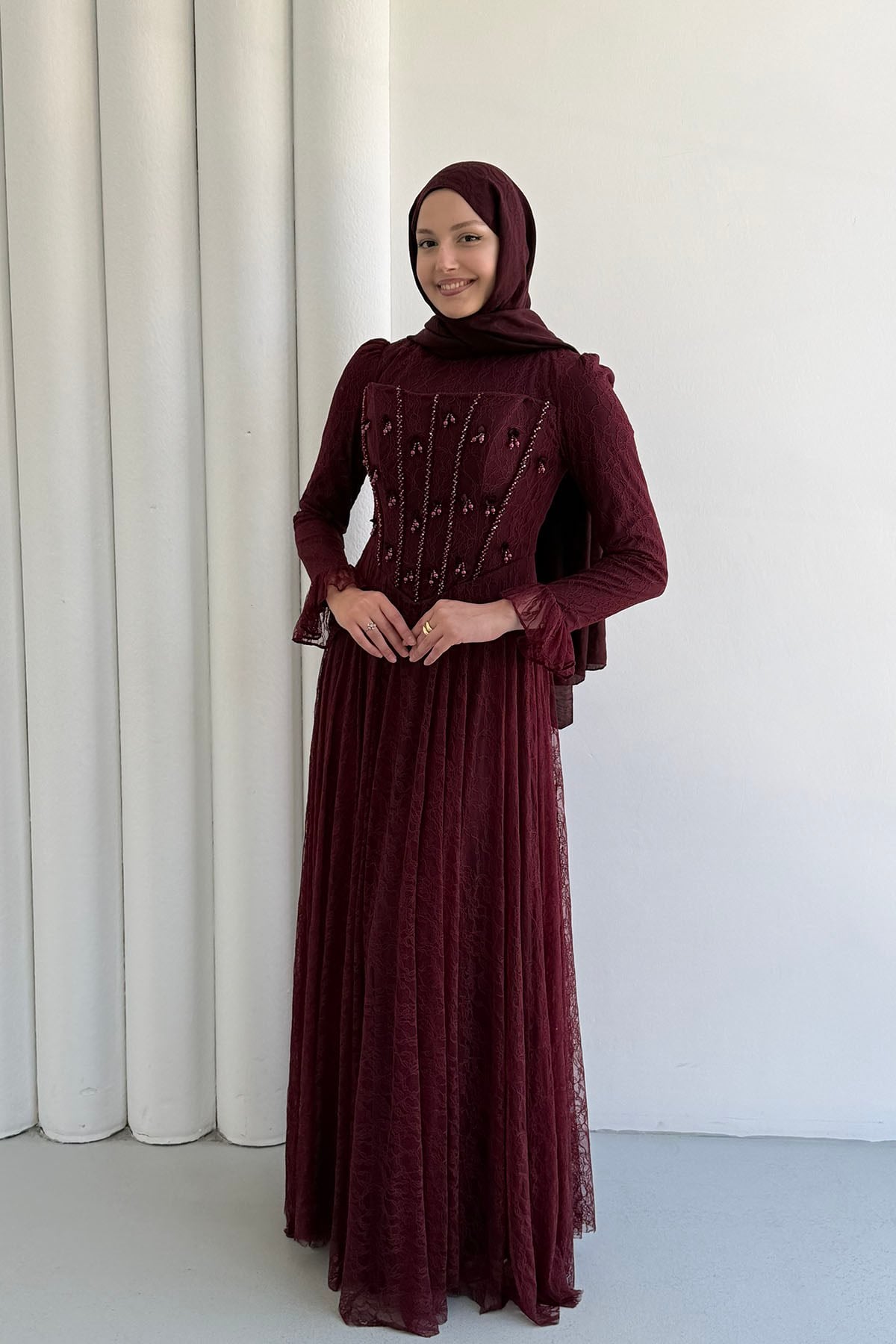 Mirella Dantel & Boncuk İşlemeli Korse Detaylı Tesettür Abiye-BORDO