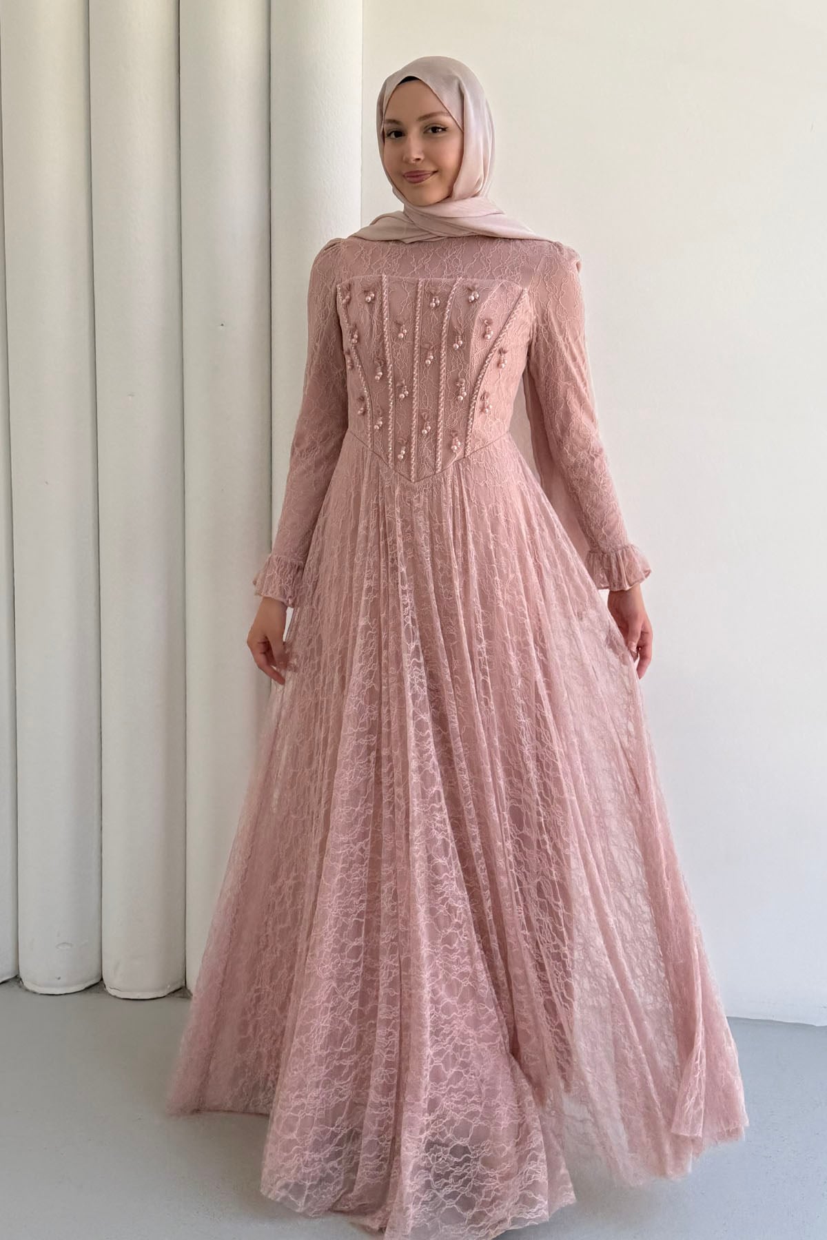 Mirella Dantel & Boncuk İşlemeli Korse Detaylı Tesettür Abiye-PUDRA