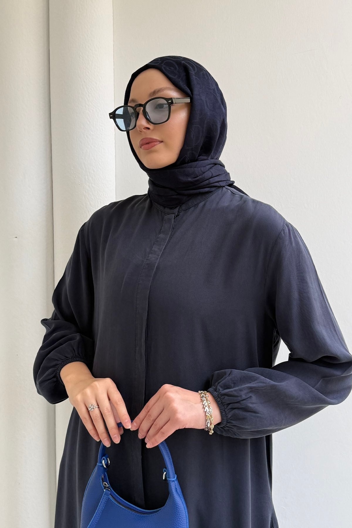 Modal Kumaş Dökümlü Yan Yırtmaçlı Tunik Pantolon Tesettür Takım-LACİVERT