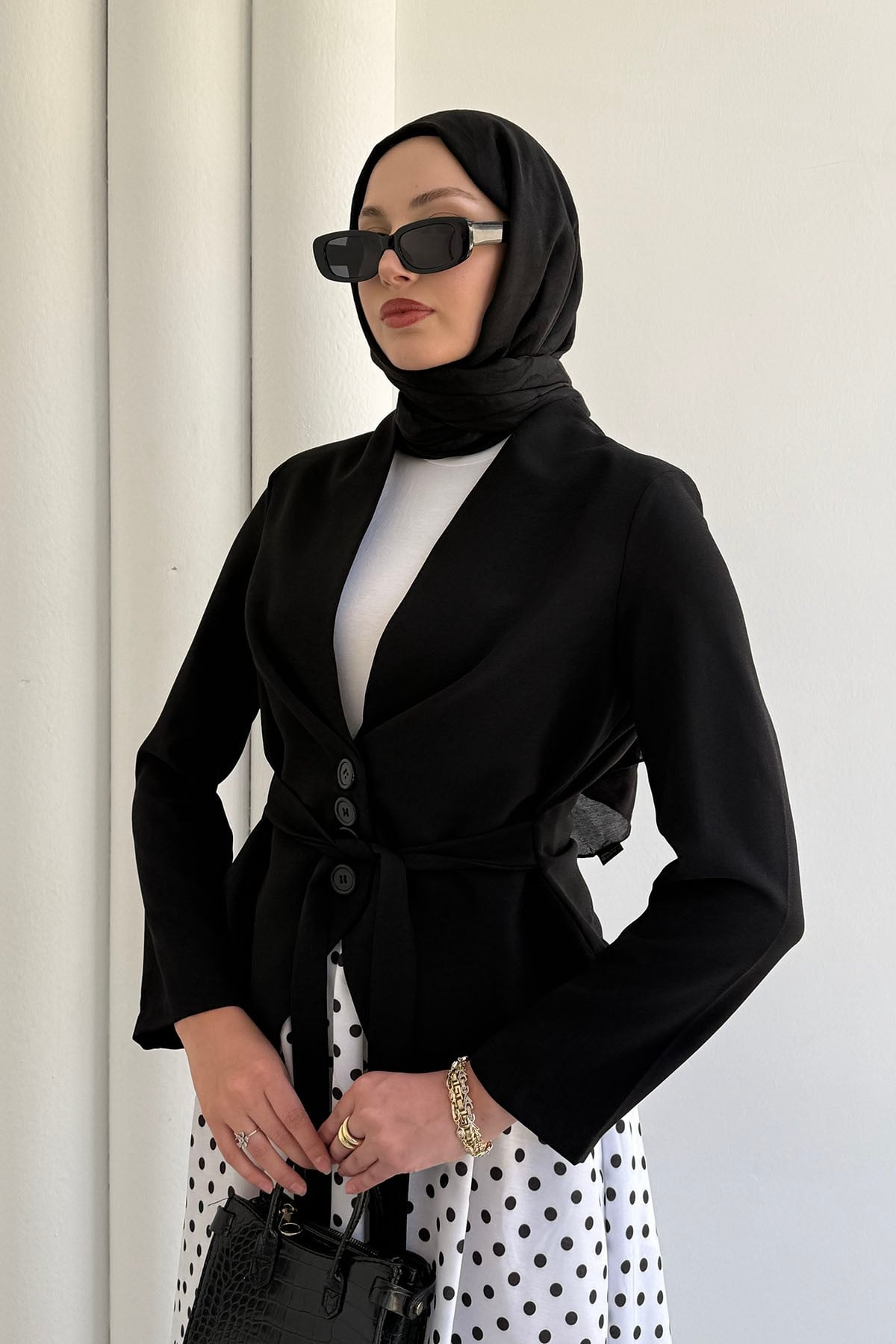 Modern Kesim Beli Pile Detaylı Bağcıklı Ceket-SİYAH