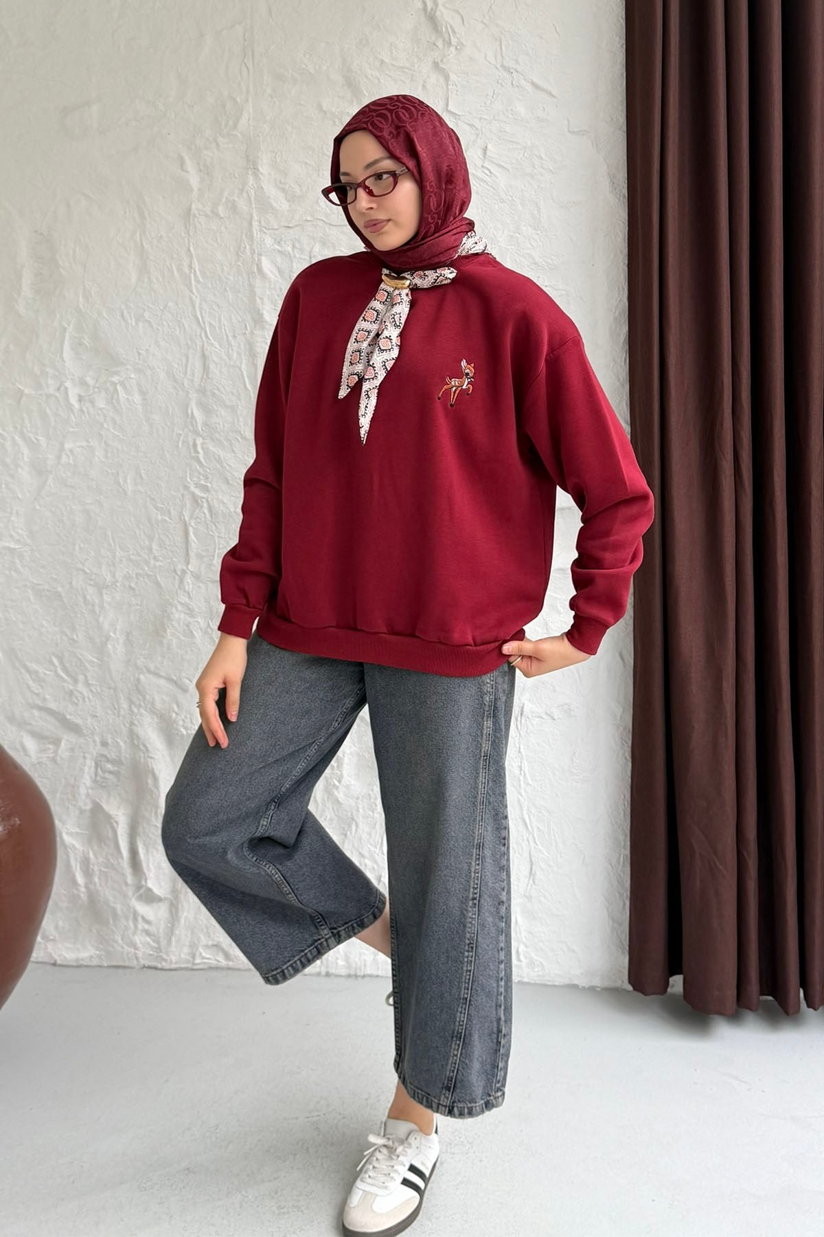 Nakışlı Fularlı Oversize Sweatshirt-BORDO