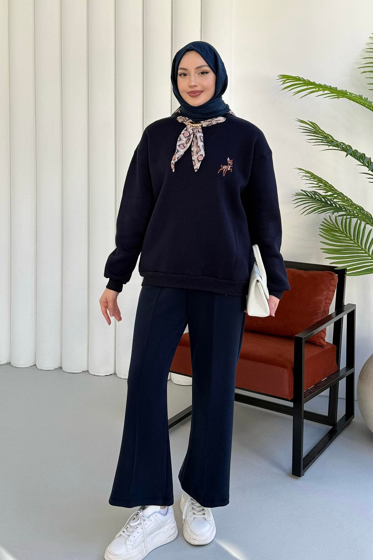 Nakışlı Fularlı Oversize Sweatshirt-LACİVERT