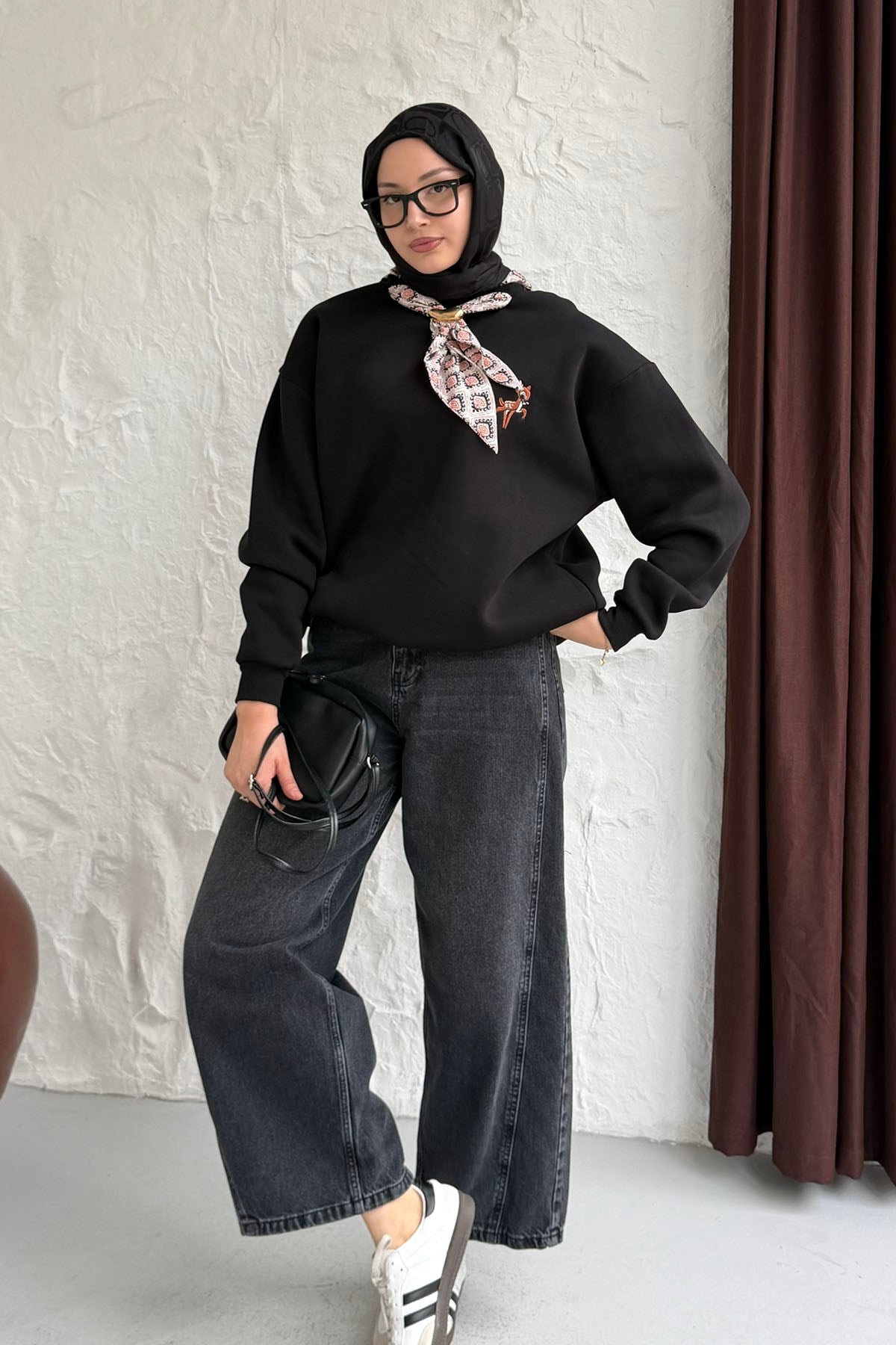 Nakışlı Fularlı Oversize Sweatshirt-SİYAH