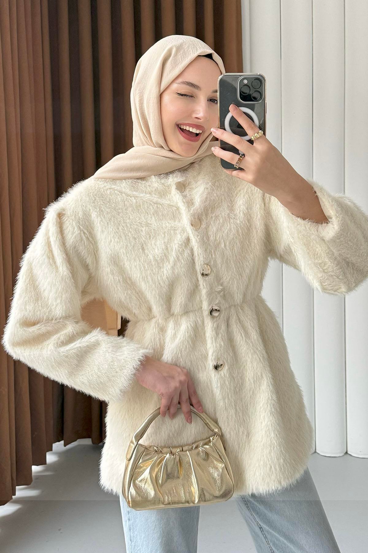 Önü Çıt Çıtlı Kürk Görünümlü Ceket-EKRU