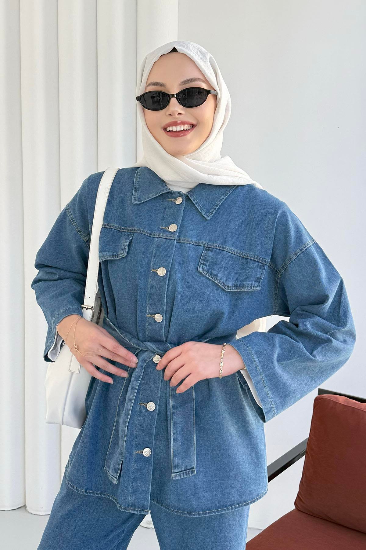 Önü Düğmeli Kuşaklı Denim Tesettür Takım-AÇIK MAVİ