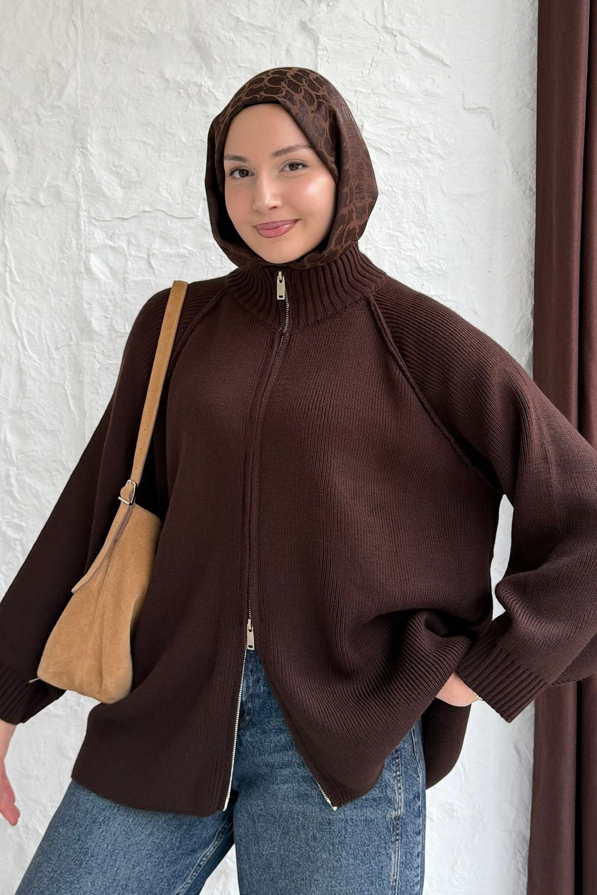 Oversize Dik Yaka Boydan Fermuarlı Triko Hırka-KAHVERENGİ