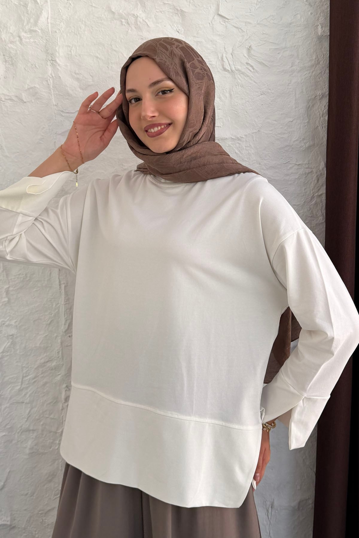 Oversize Yırtmaçlı Ribana Detaylı Sweatshirt-BEYAZ