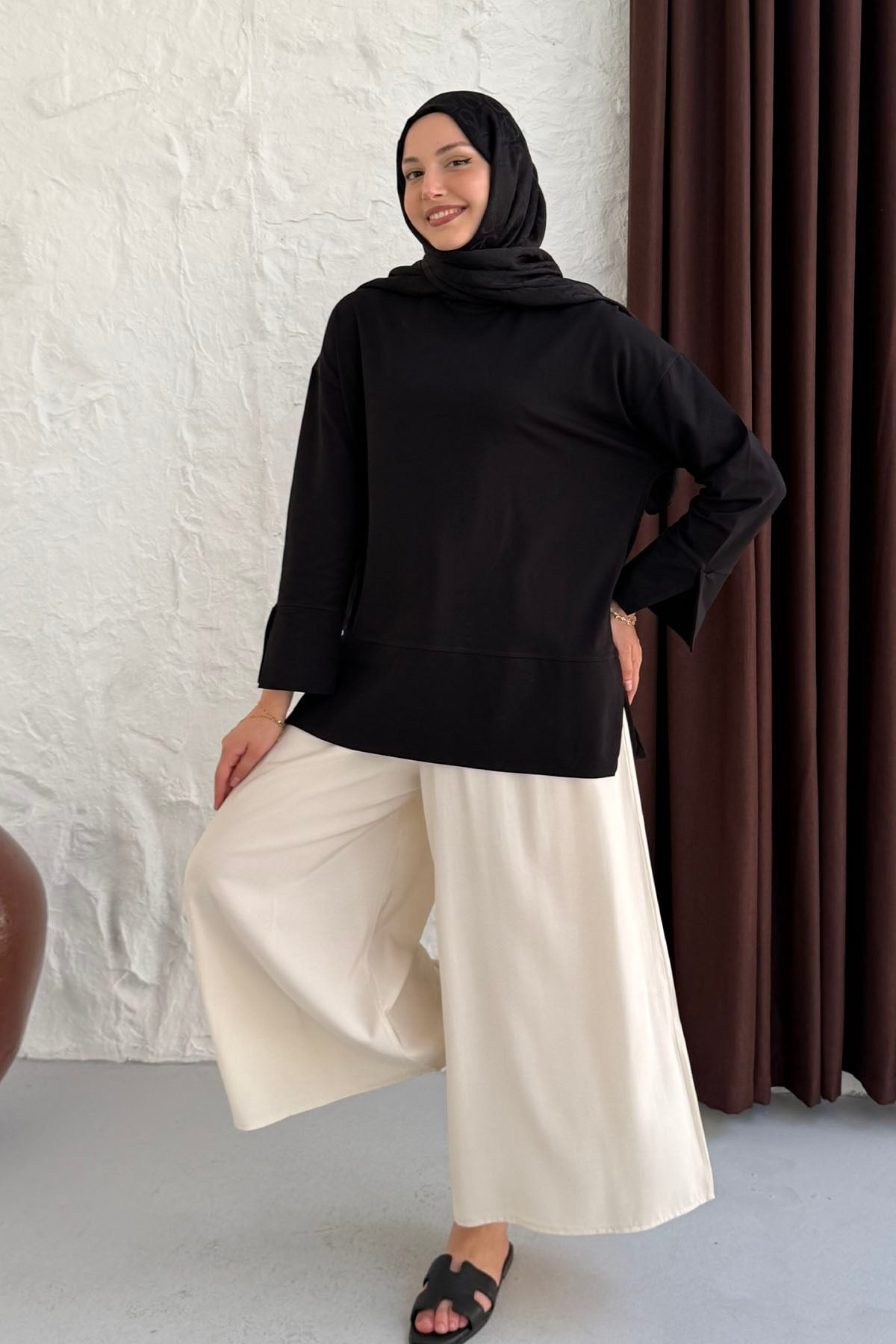 Oversize Yırtmaçlı Ribana Detaylı Sweatshirt-SİYAH