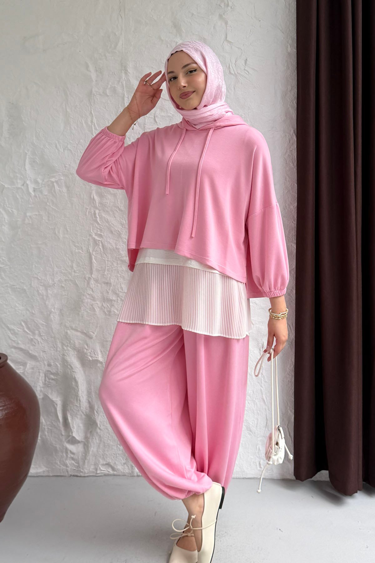 Oysho Kumaş Kapüşonlu Paça ve Kol Lastikli Tesettür Takım-PEMBE