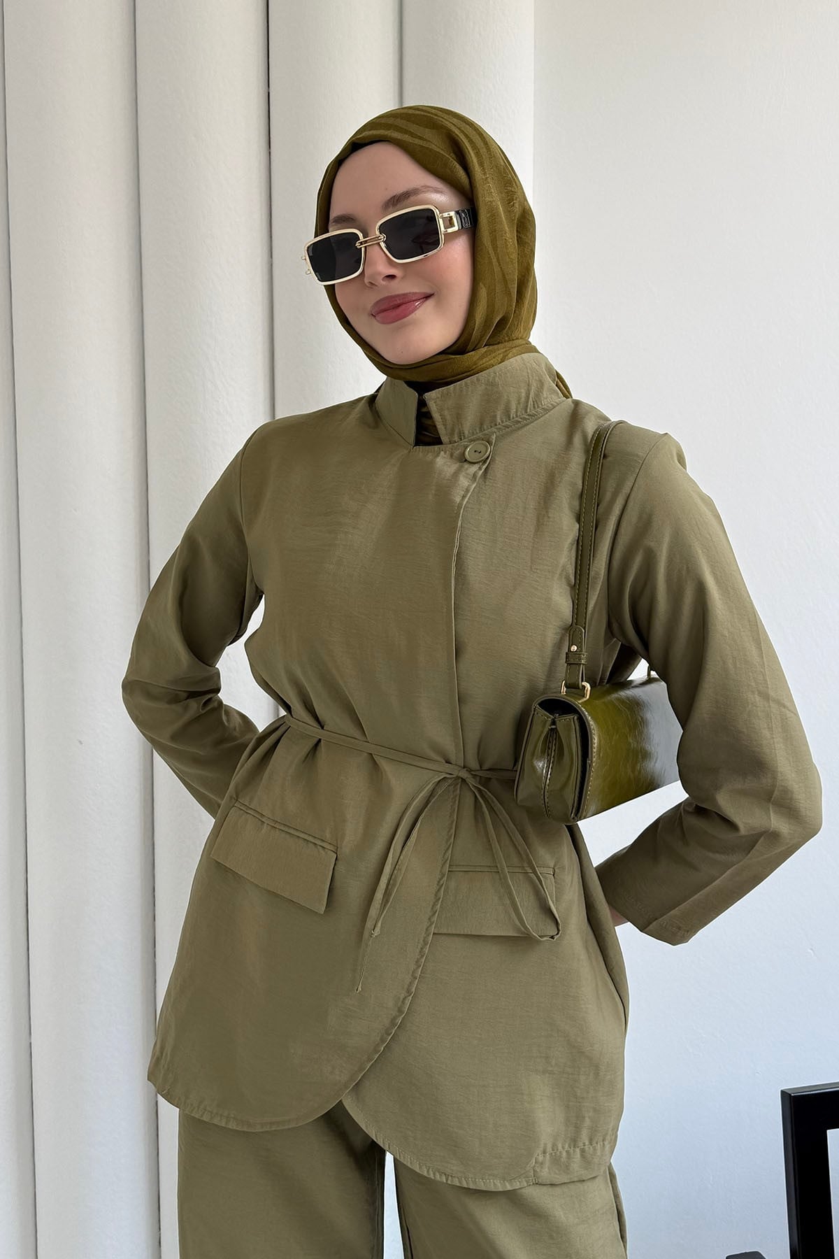Paraşüt Kumaş Tek Düğme Bomber Tesettür Takımı-HAKİ YEŞİL