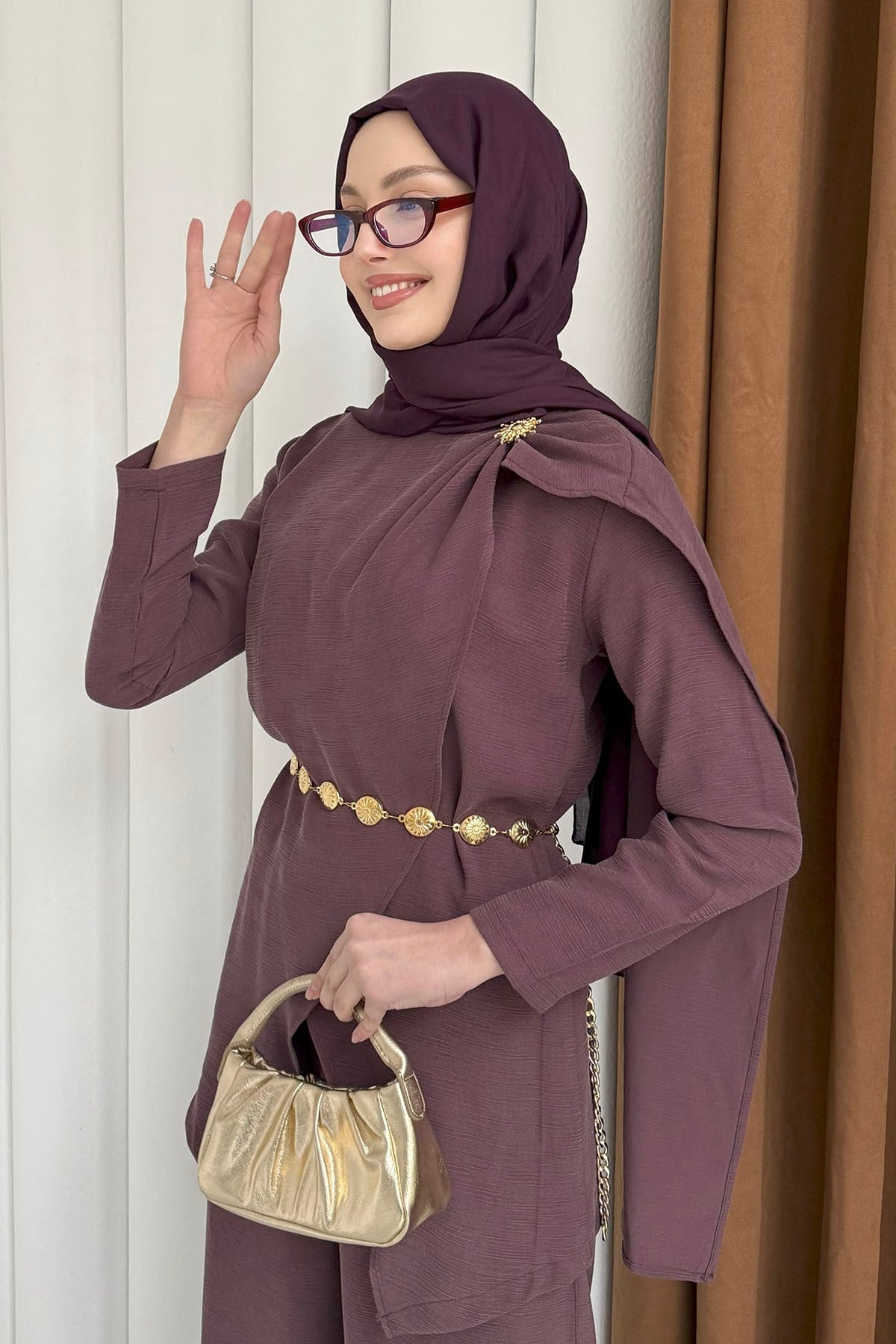 Şal Yaka Üzeri Broş Detaylı Pantolonlu Tesettür Takım-BORDO