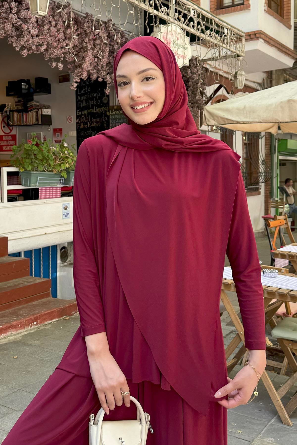 Sandy Kumaş Asimetrik Pantolonlu Tesettür Takım-BORDO