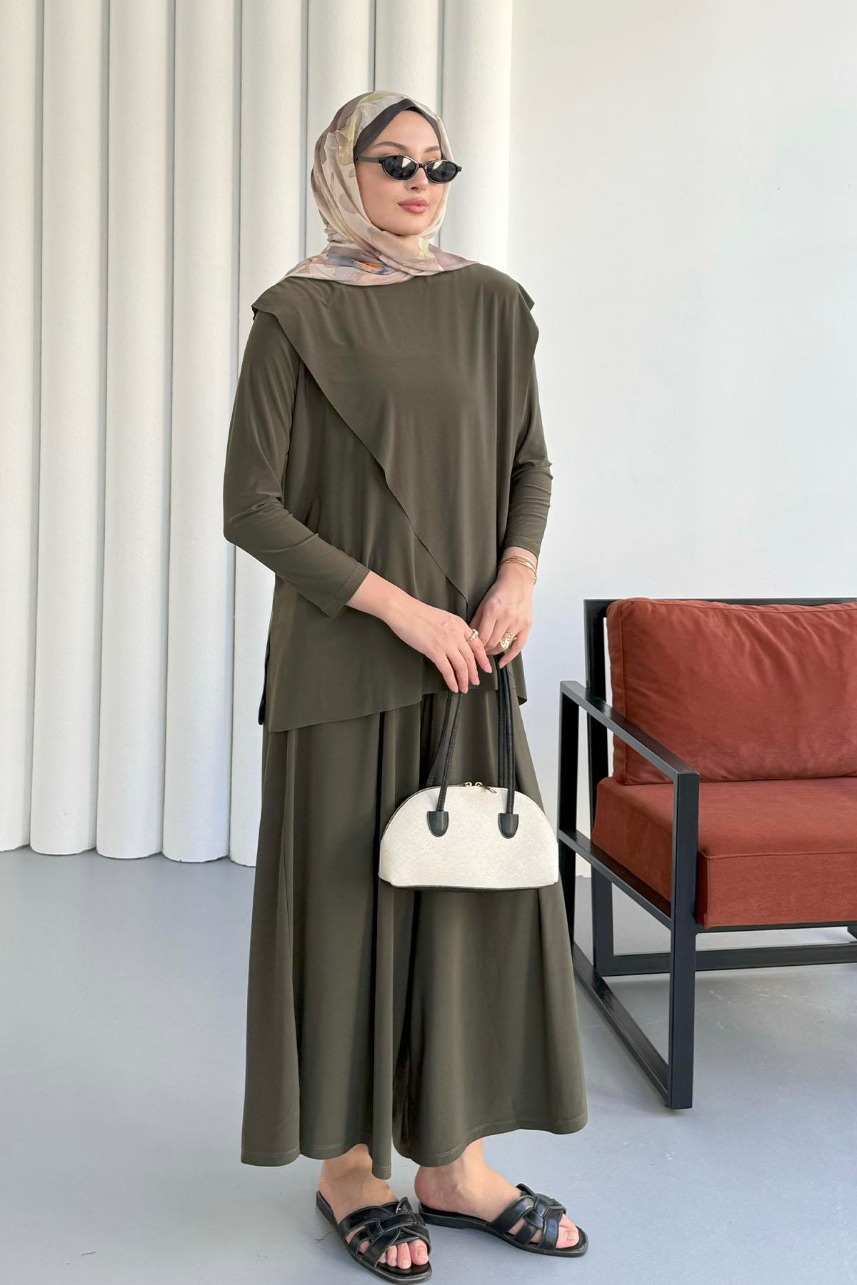 Sandy Kumaş Asimetrik Pantolonlu Tesettür Takım-HAKİ YEŞİL