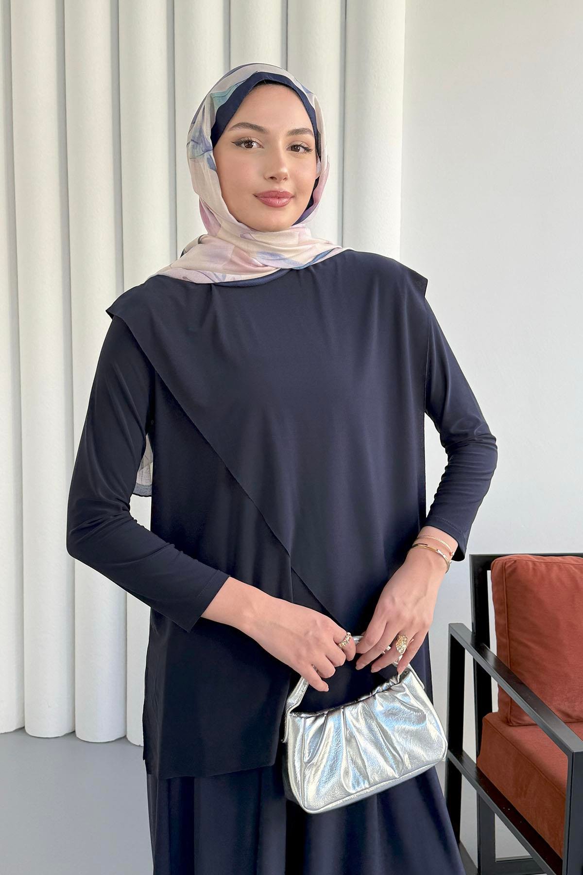Sandy Kumaş Asimetrik Pantolonlu Tesettür Takım-LACİVERT