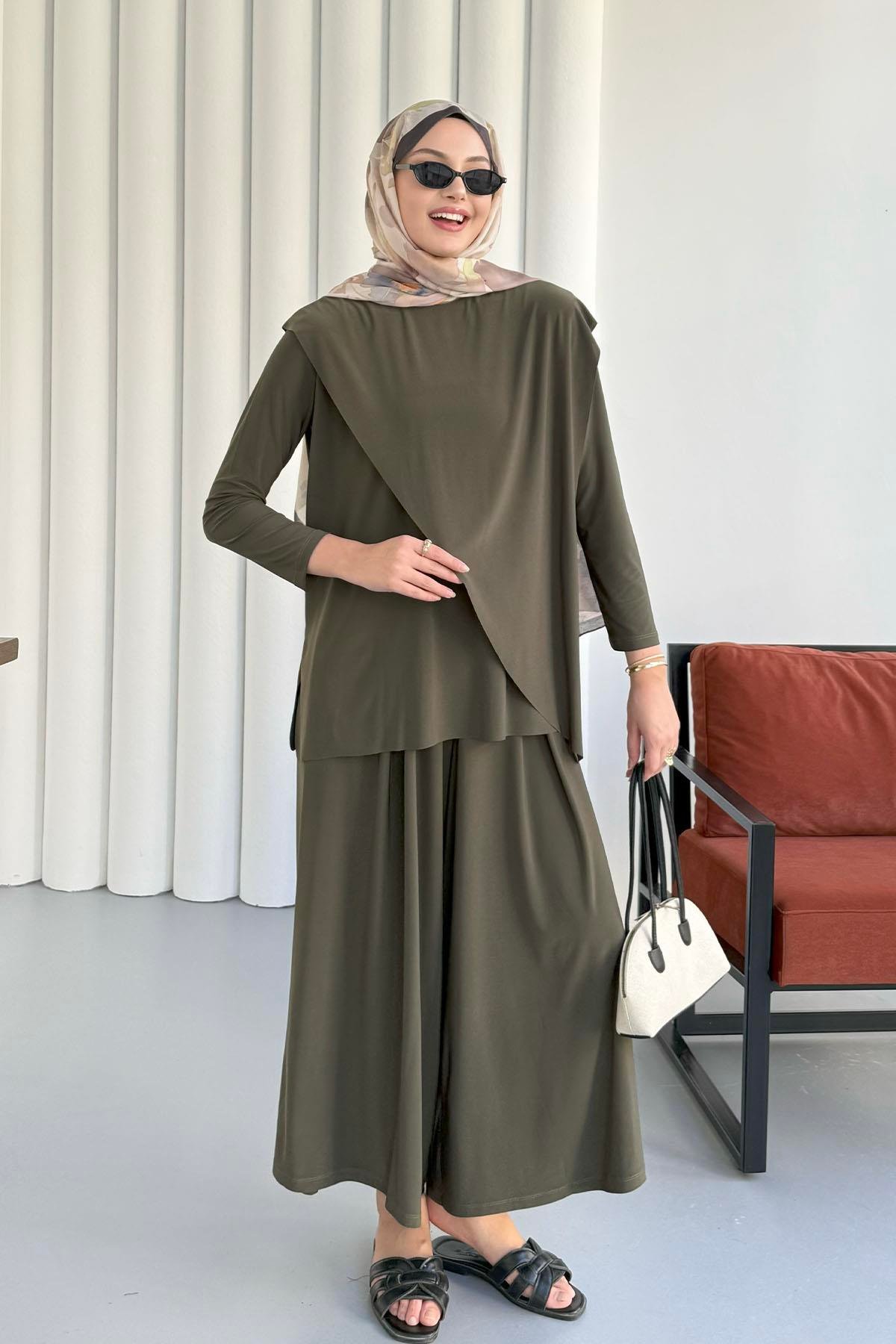 Sandy Kumaş Asimetrik Pantolonlu Tesettür Takım-HAKİ YEŞİL