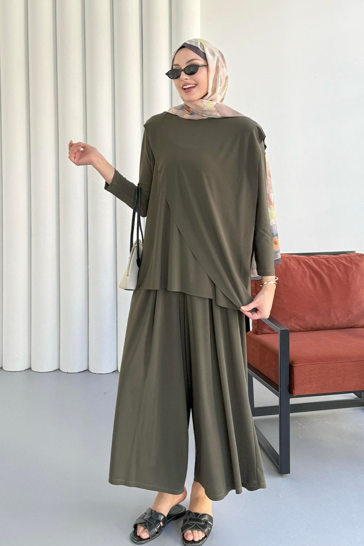 Sandy Kumaş Asimetrik Pantolonlu Tesettür Takım-HAKİ YEŞİL