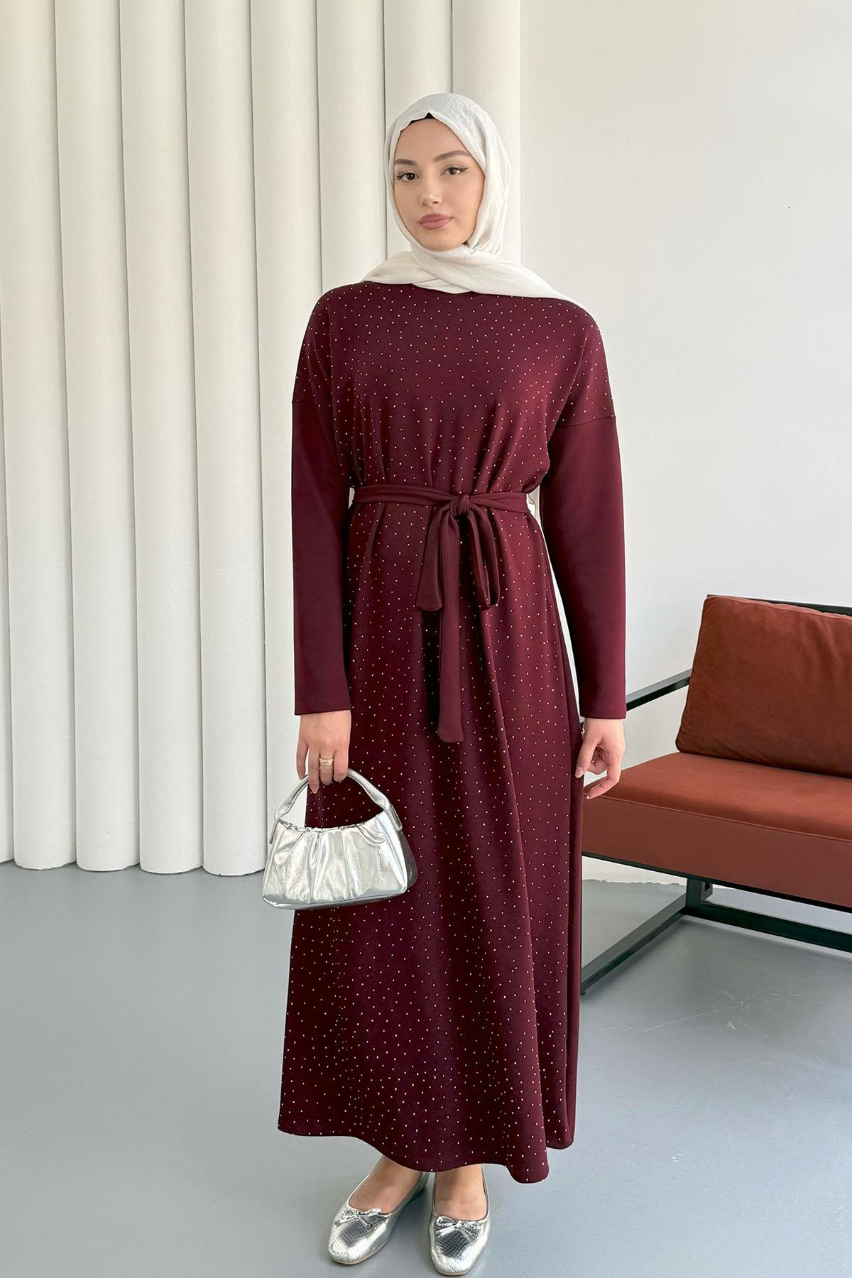 Seyyar Kuşaklı Önü Taşlı Oysho Tesettür Elbise-BORDO