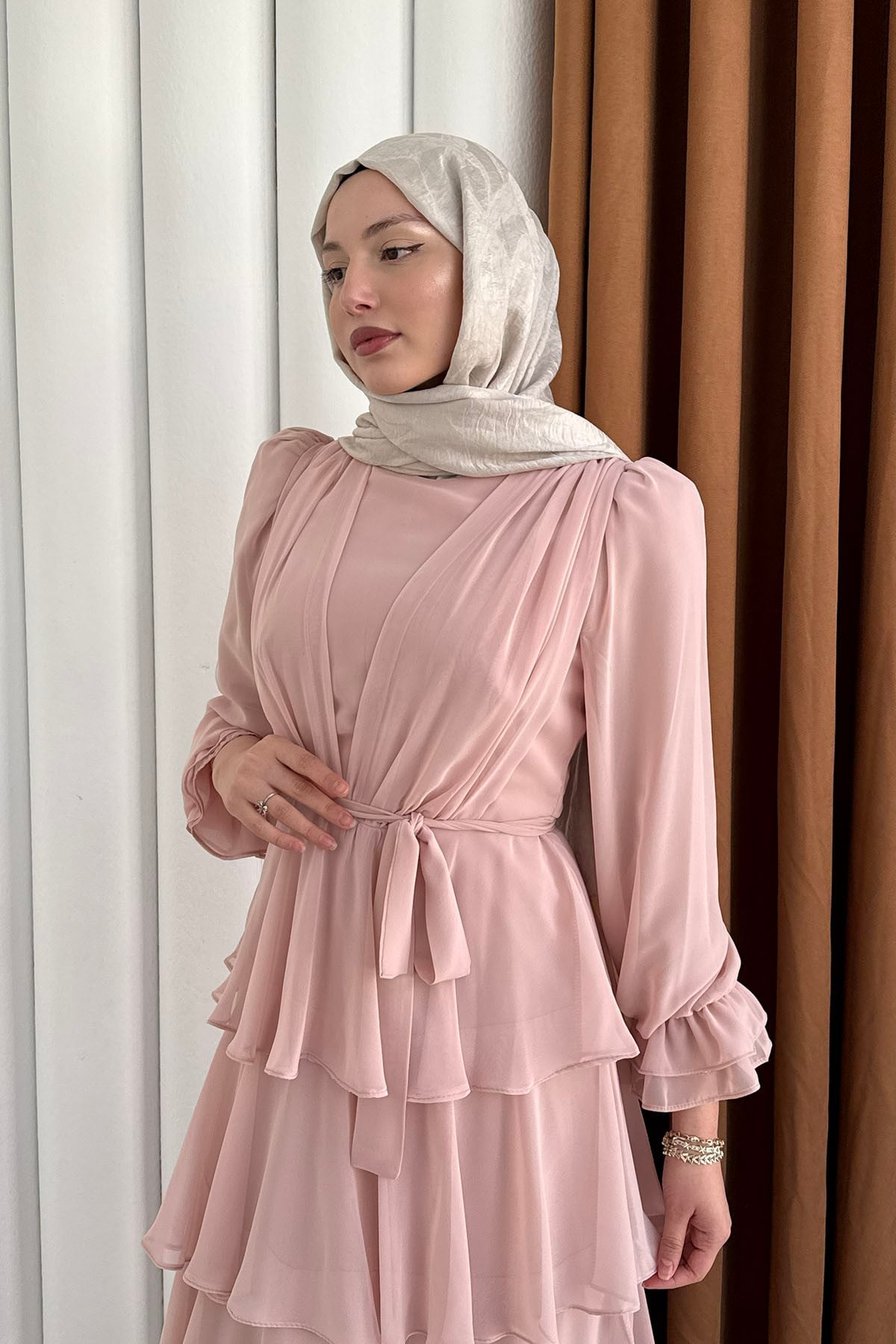 Şifon Kumaş Kat Katlı Tesettür Elbise-PUDRA