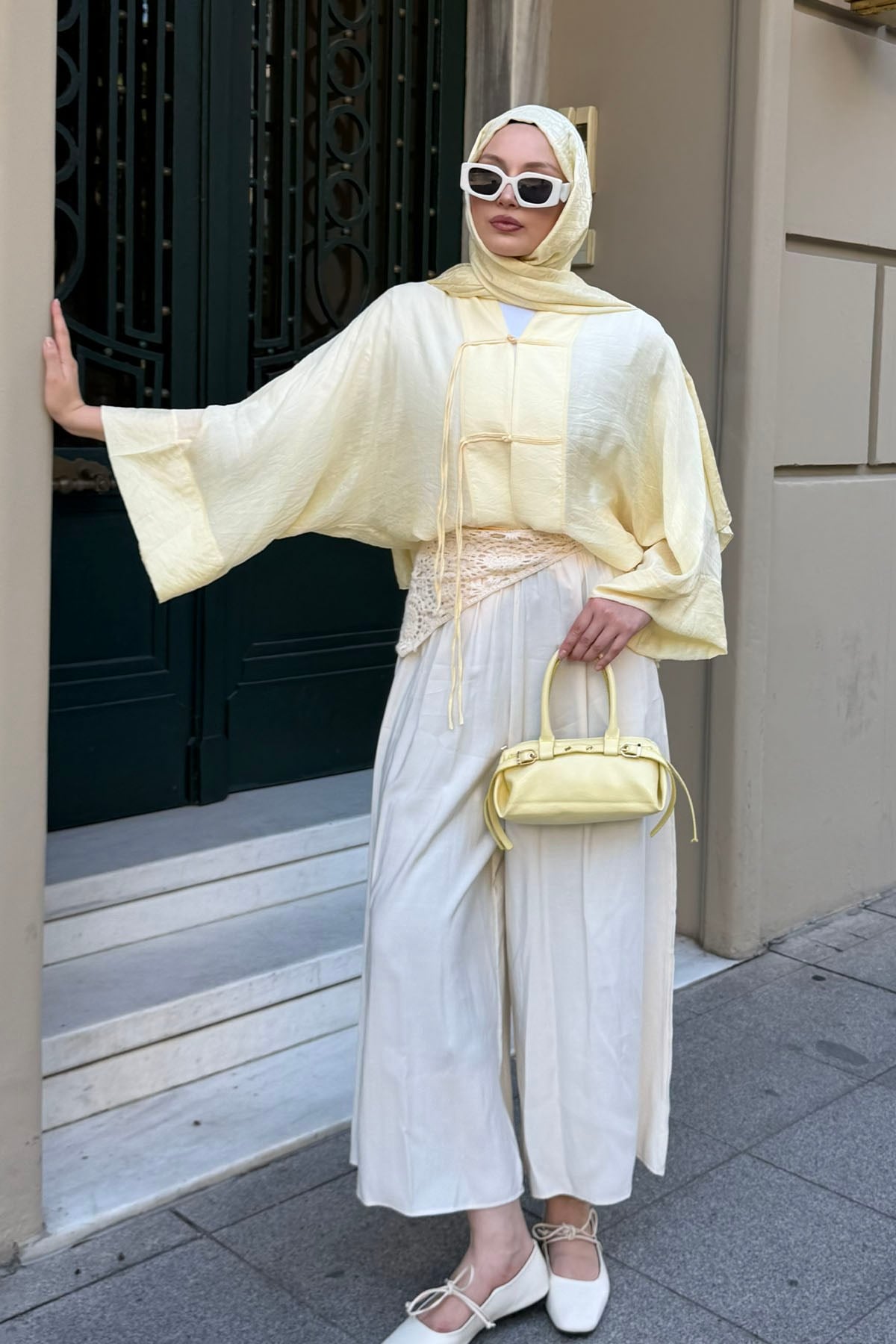 Süslü Düğmeli Dökümlü Modal Tül Kimono-SARI