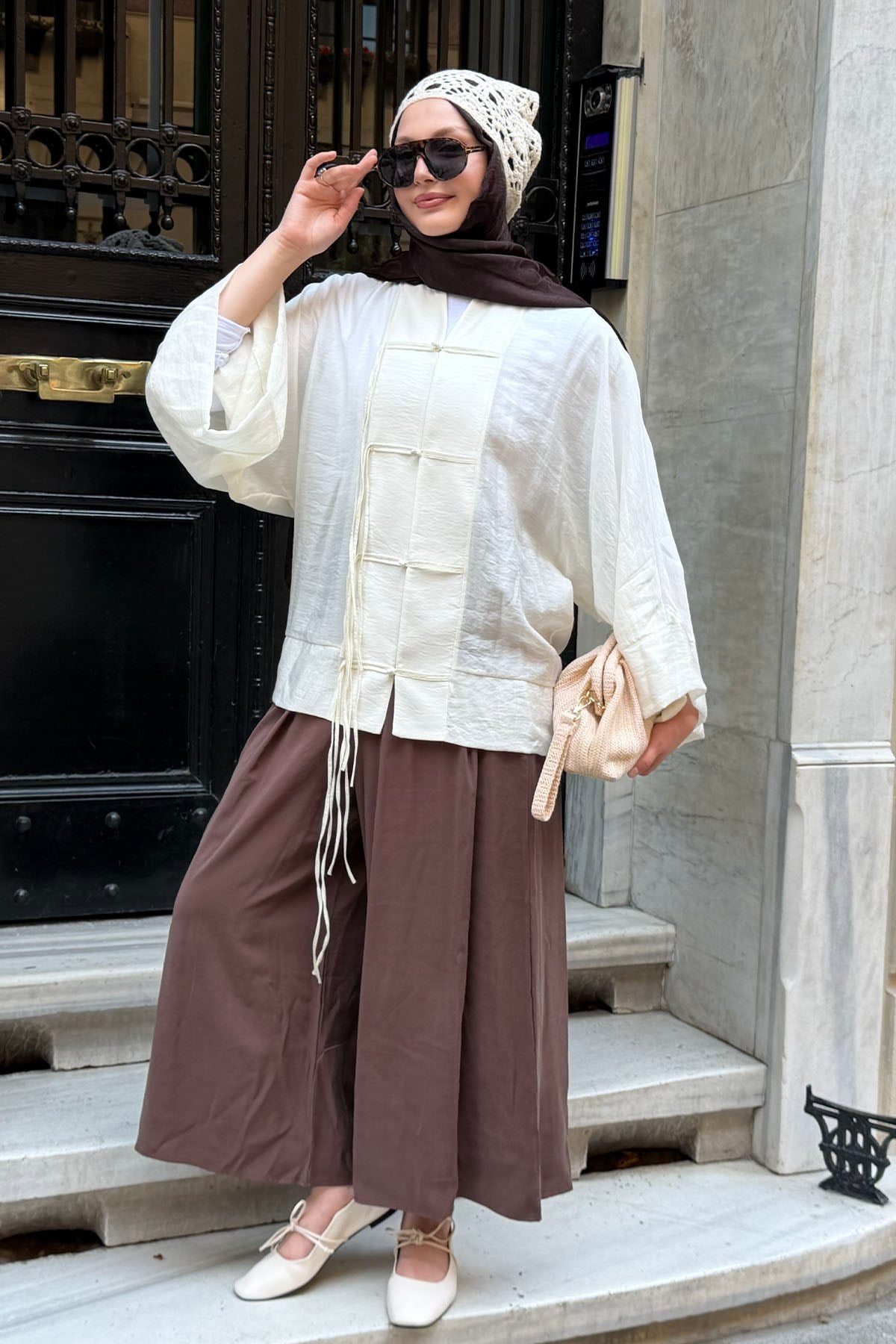 Süslü Düğmeli Dökümlü Modal Tül Kimono-EKRU