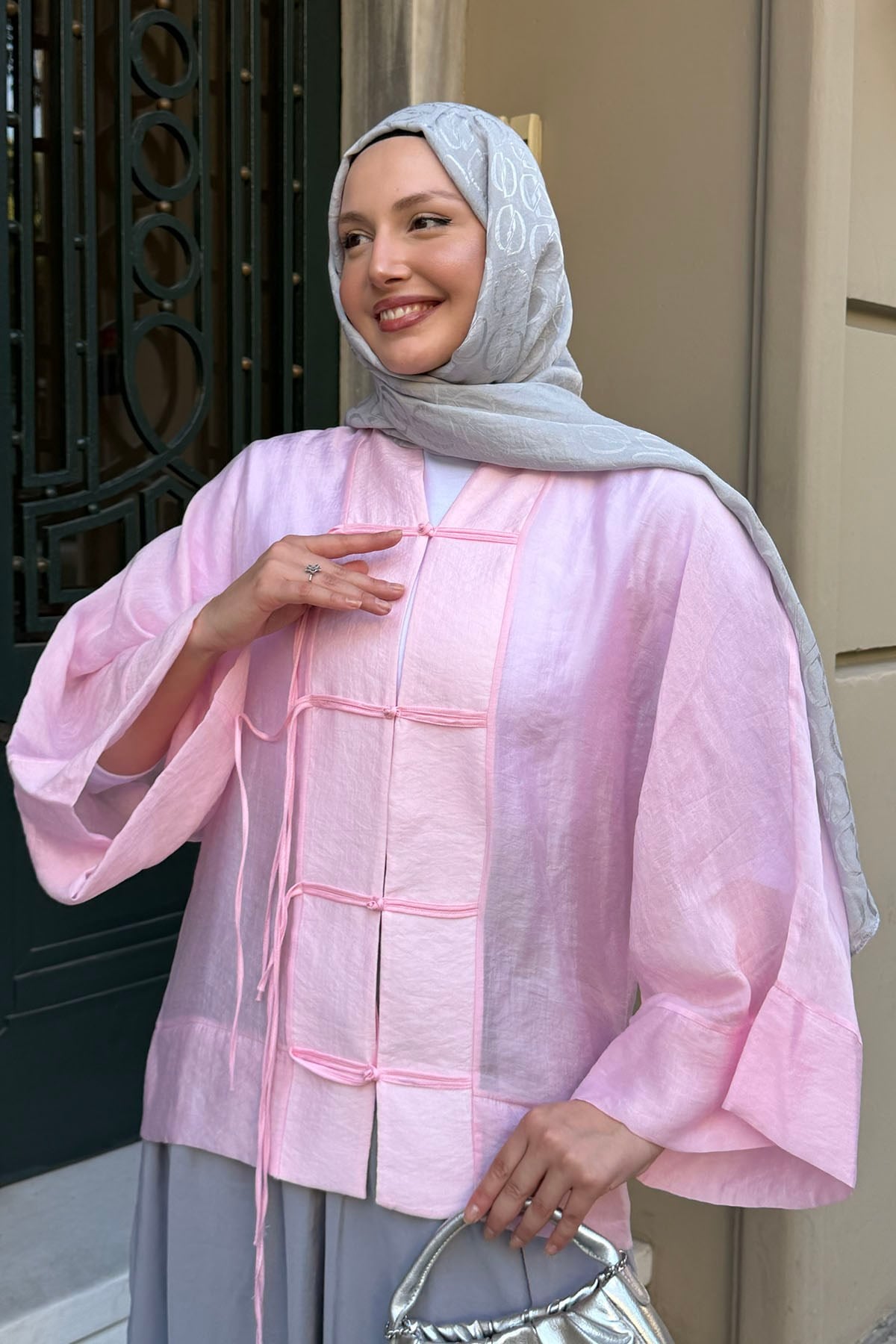 Süslü Düğmeli Dökümlü Modal Tül Kimono-PEMBE