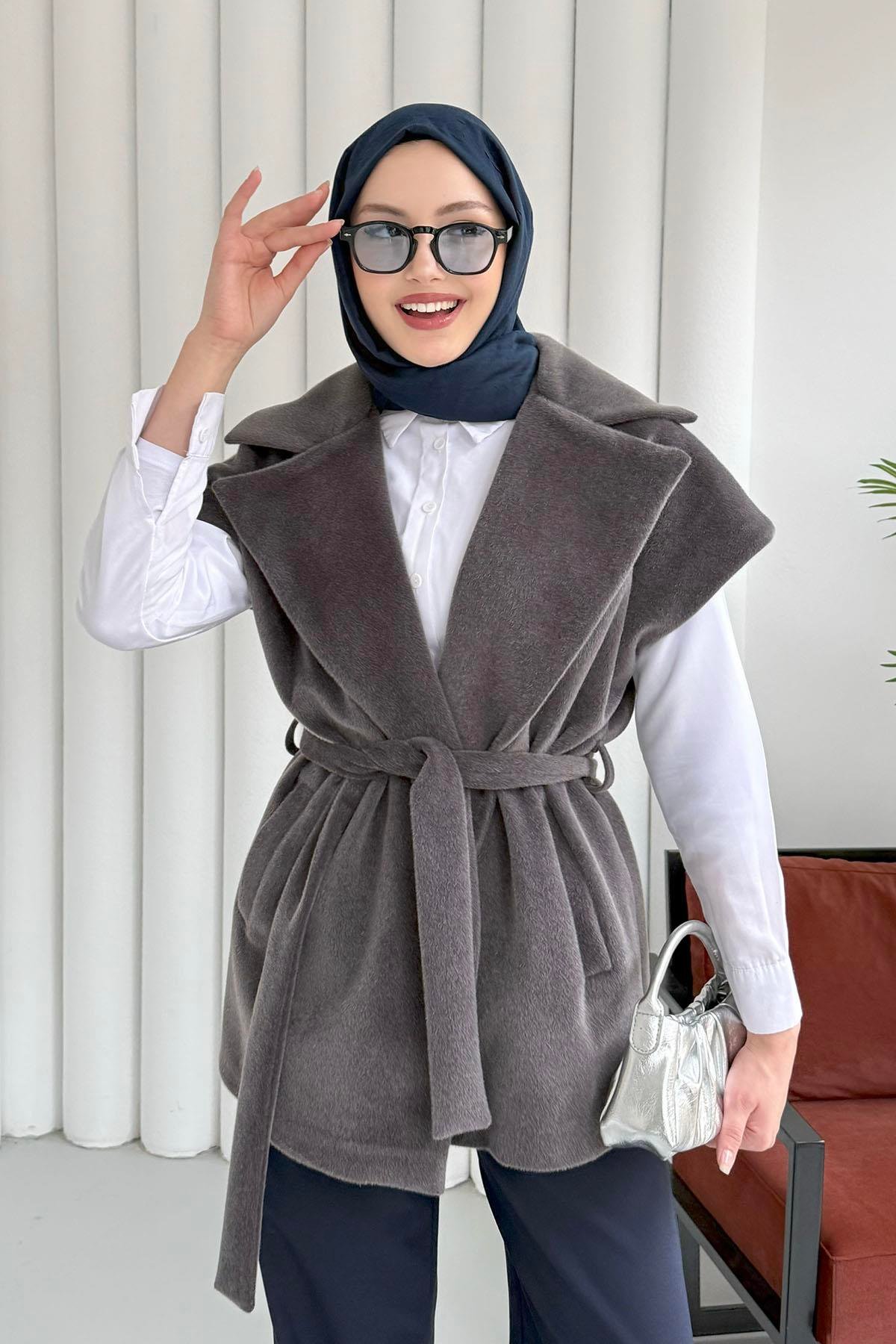 Tay Tüylü Seyyar Kuşaklı Astarlı Yelek-FÜME