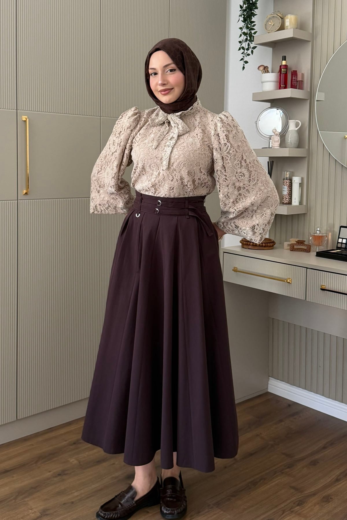 Yaka Bağlamalı Balon Kol Dantel Kumaşlı Astarlı Bluz-VİZON