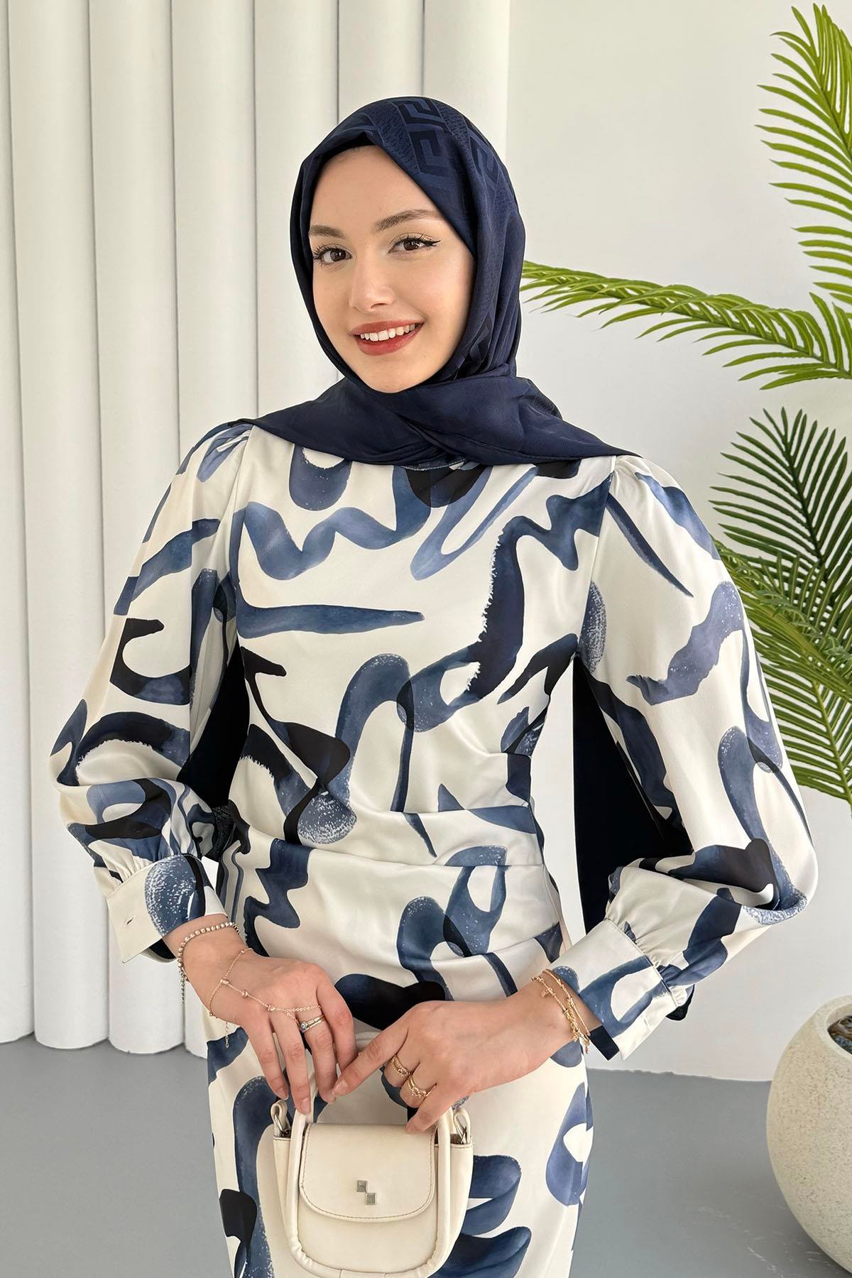 Yandan Büzgülü Batik Desen Tesettür Elbise-MAVİ