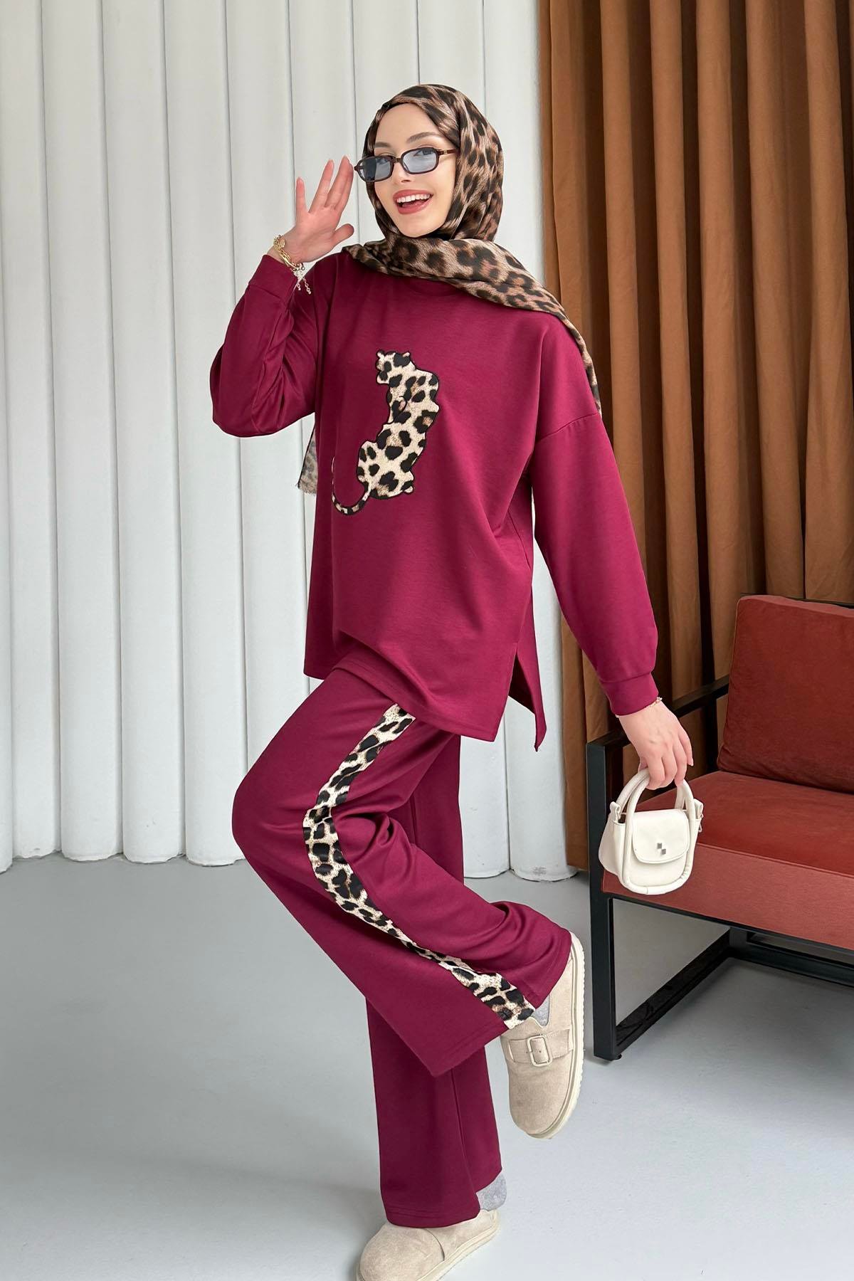 Yandan Leopar Şeritli Pantolonlu Tesettür Takım-BORDO