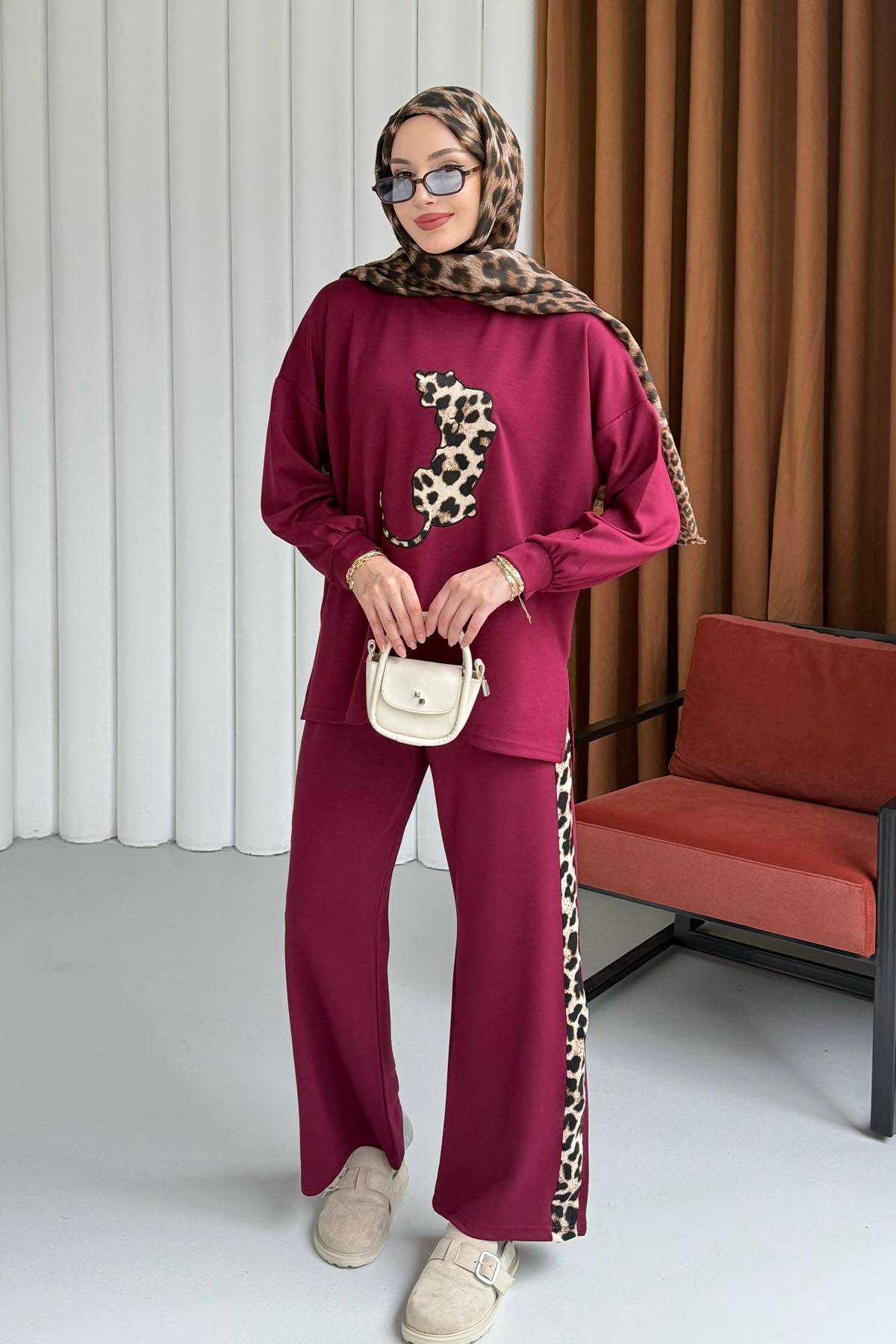 Yandan Leopar Şeritli Pantolonlu Tesettür Takım-BORDO