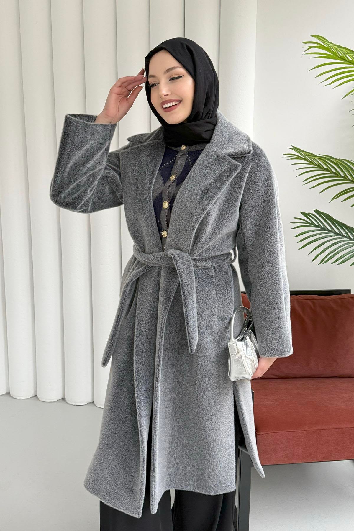 Yandan Yırtmaçlı Kuşaklı Kürk Kaban-GRİ