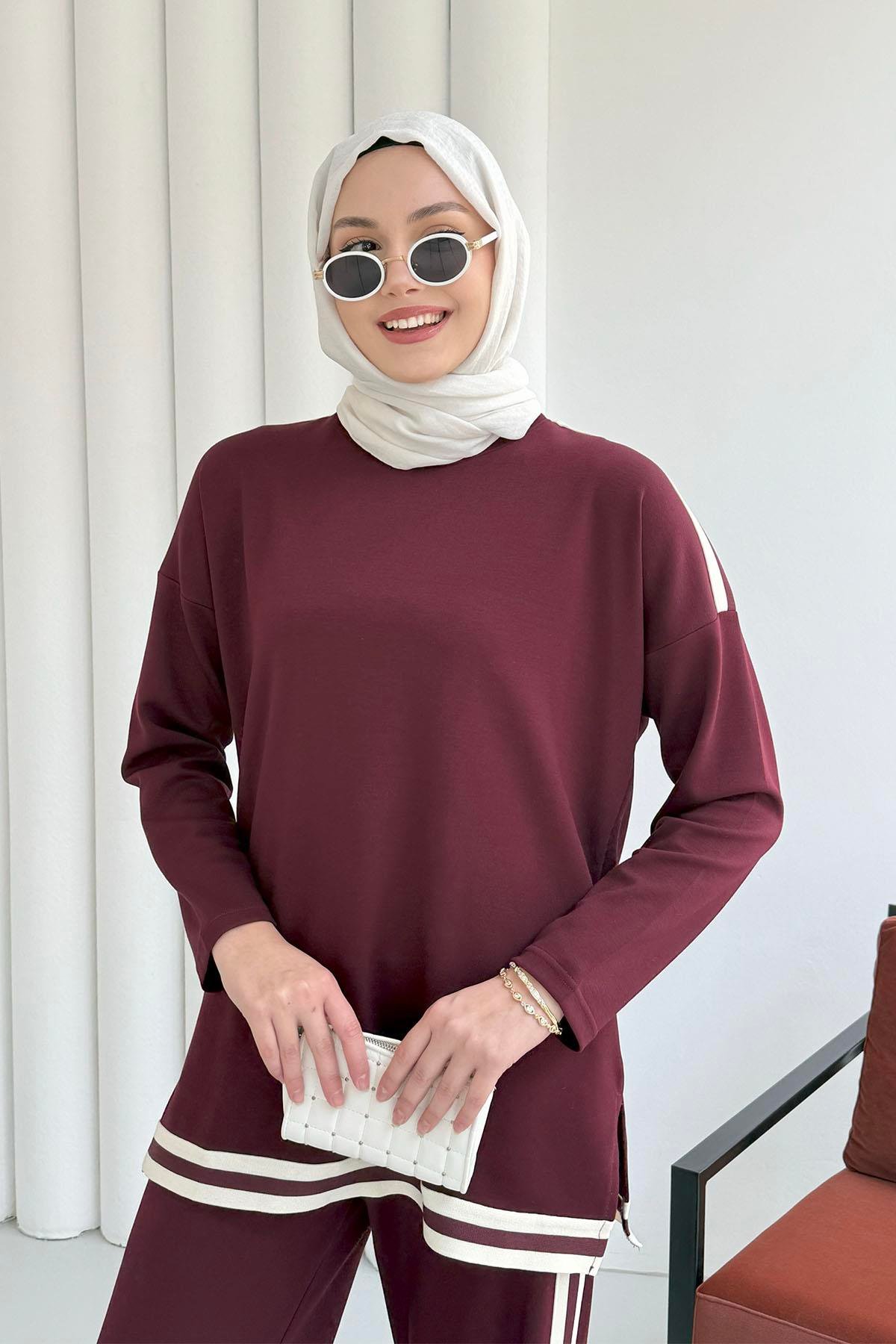 Yanlardan Şerit Detaylı Tesettür Takım-BORDO