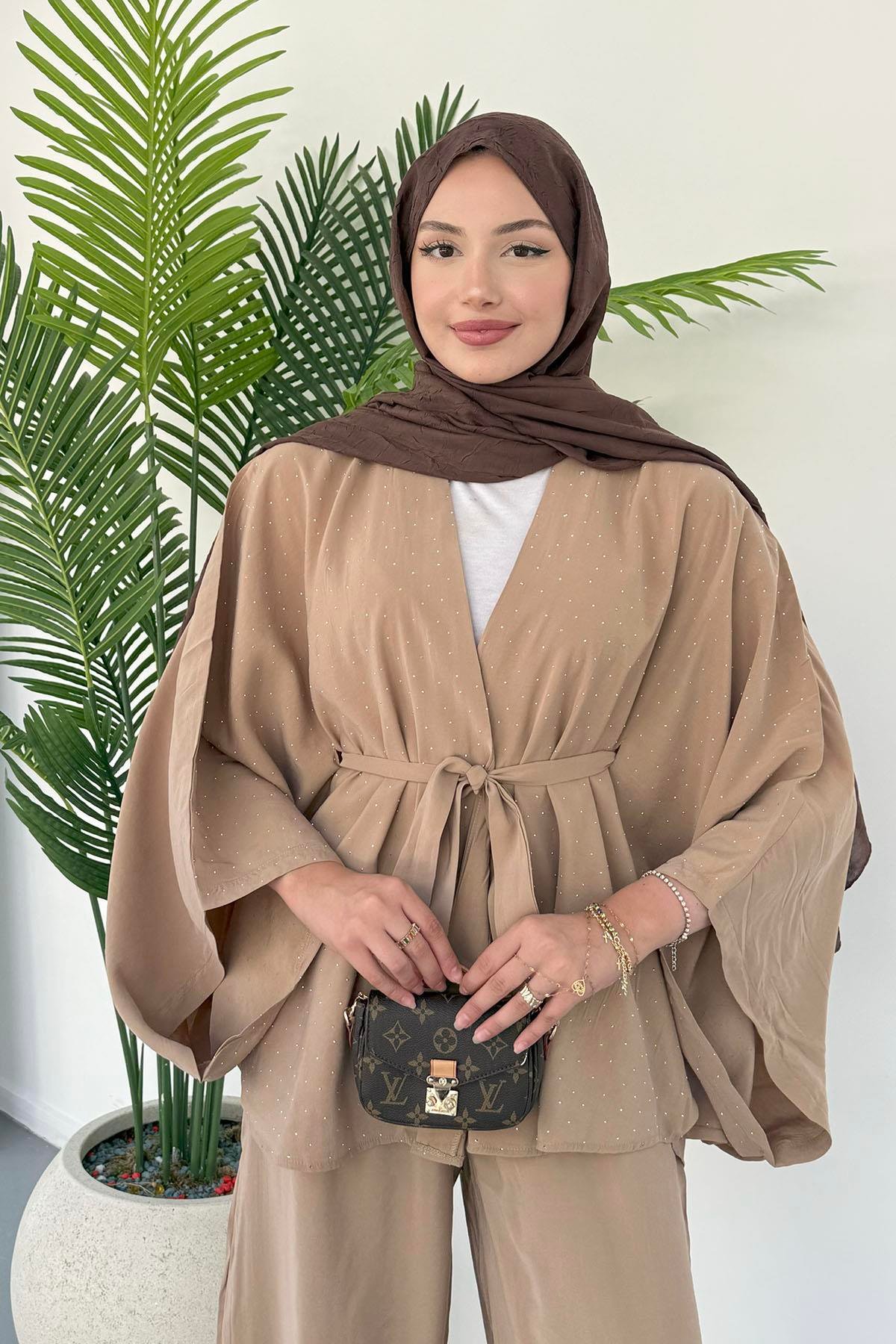Yarasa Kol Taş Serpmeli Kimono Tesettür Takım-TOPRAK