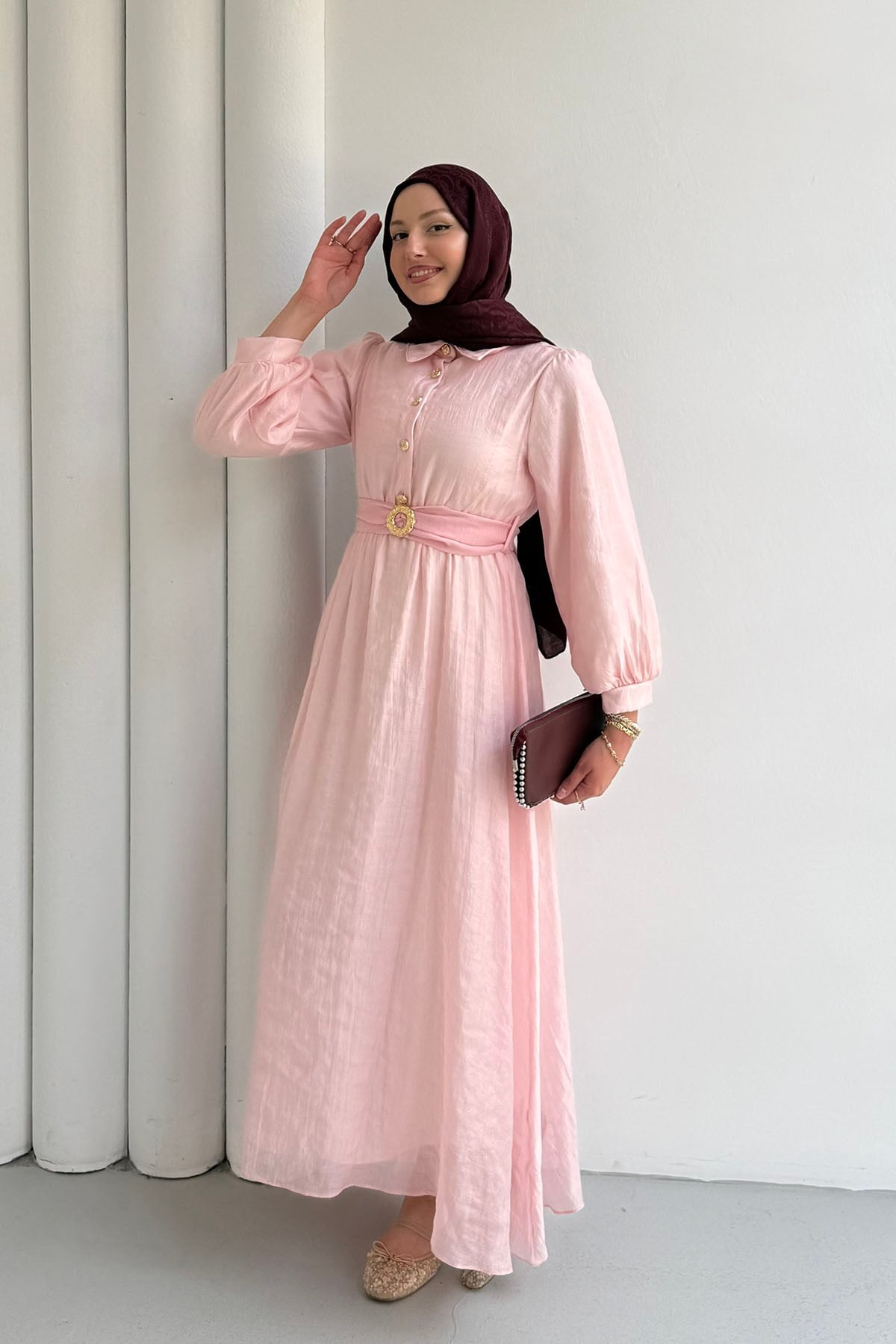 Yarım Gold Düğmeli Kuşaklı Tesettür Elbise-PEMBE